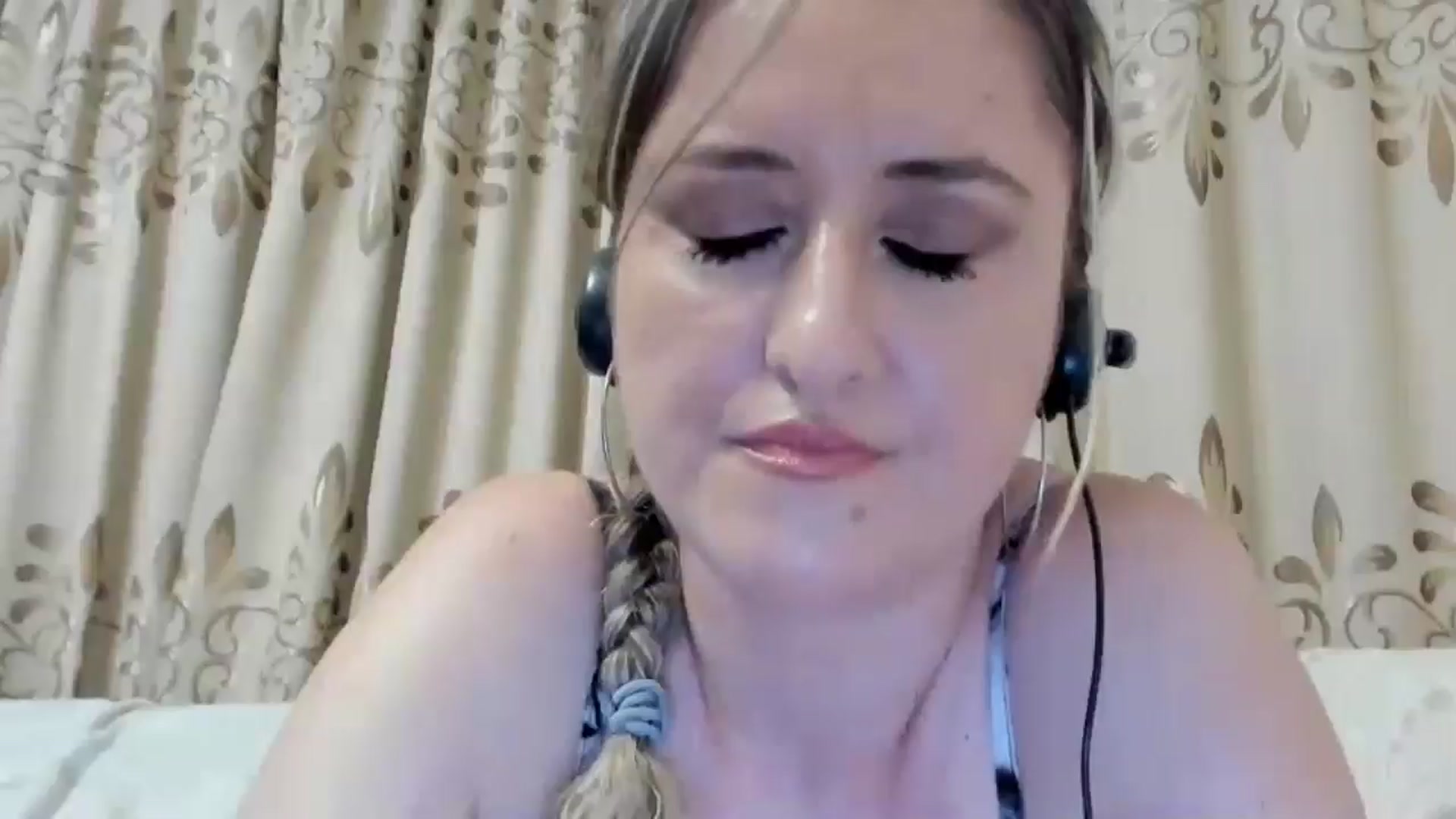 Gallery image thumbnail from BestDream's myfreecams stream on, 07/30/2024, 22:49 image 18 of 20