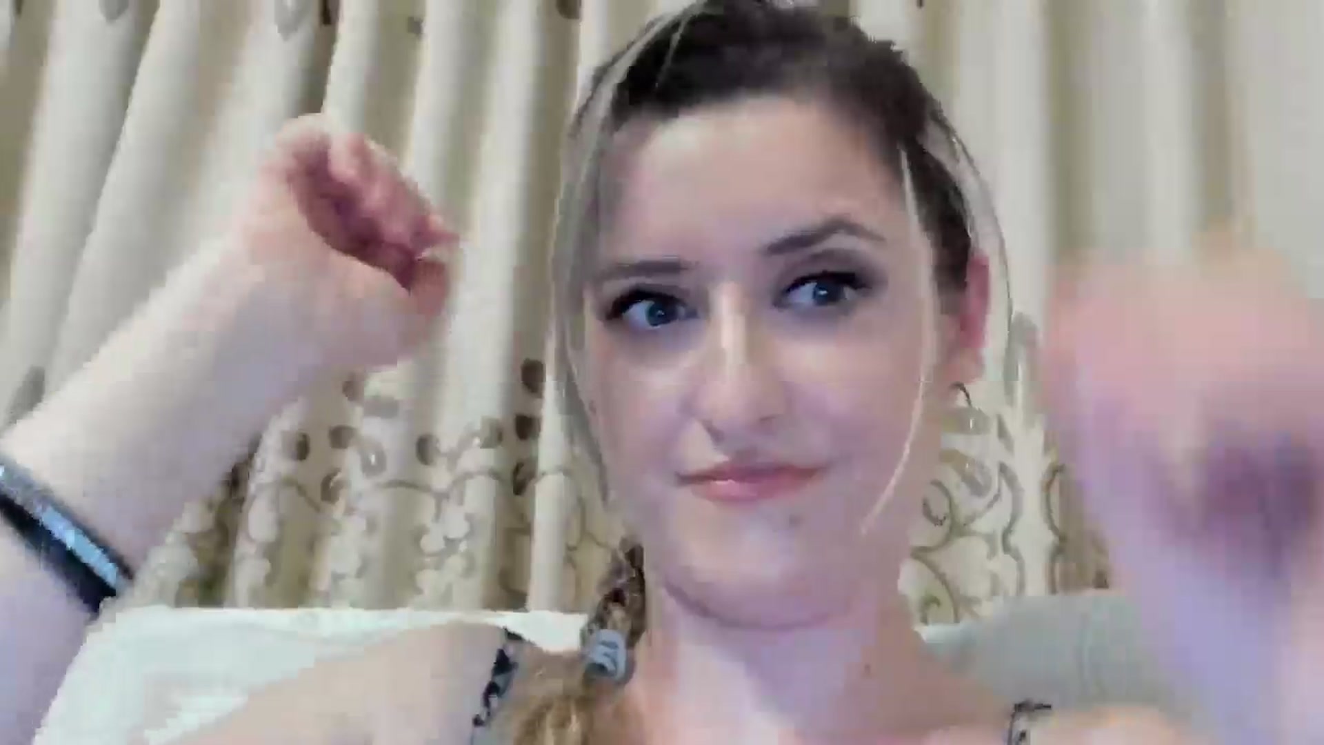 Gallery image thumbnail from BestDream's myfreecams stream on, 07/30/2024, 23:54 image 11 of 20