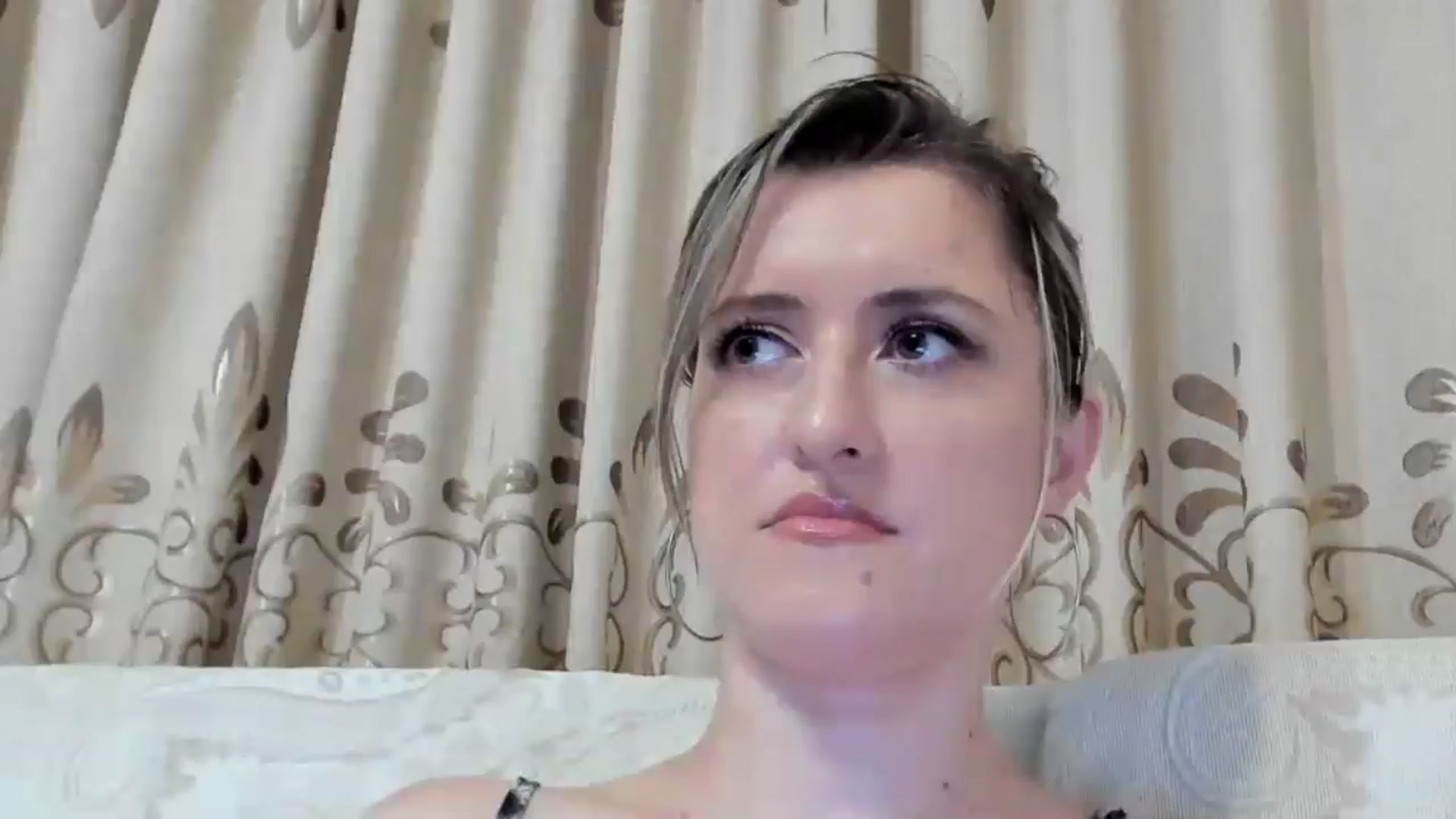 Gallery image thumbnail from BestDream's myfreecams stream on, 07/31/2024, 24:27 image 13 of 20