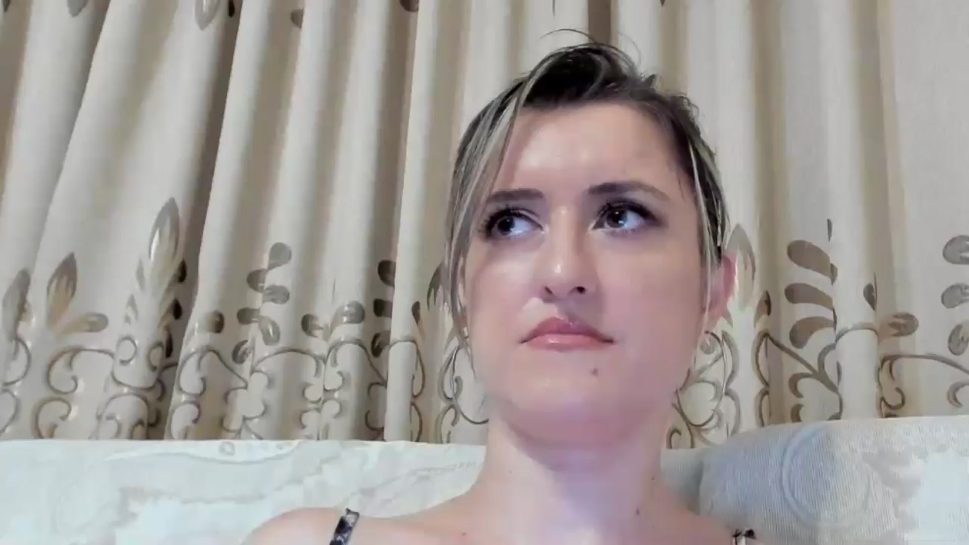 Gallery image thumbnail from BestDream's myfreecams stream on, 07/31/2024, 24:27 image 17 of 20
