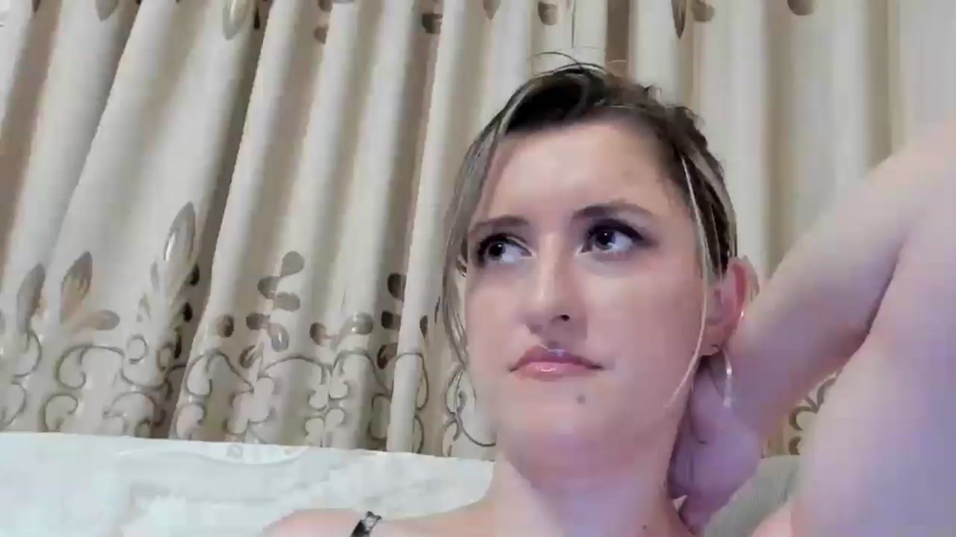 Gallery image thumbnail from BestDream's myfreecams stream on, 07/31/2024, 24:27 image 11 of 20