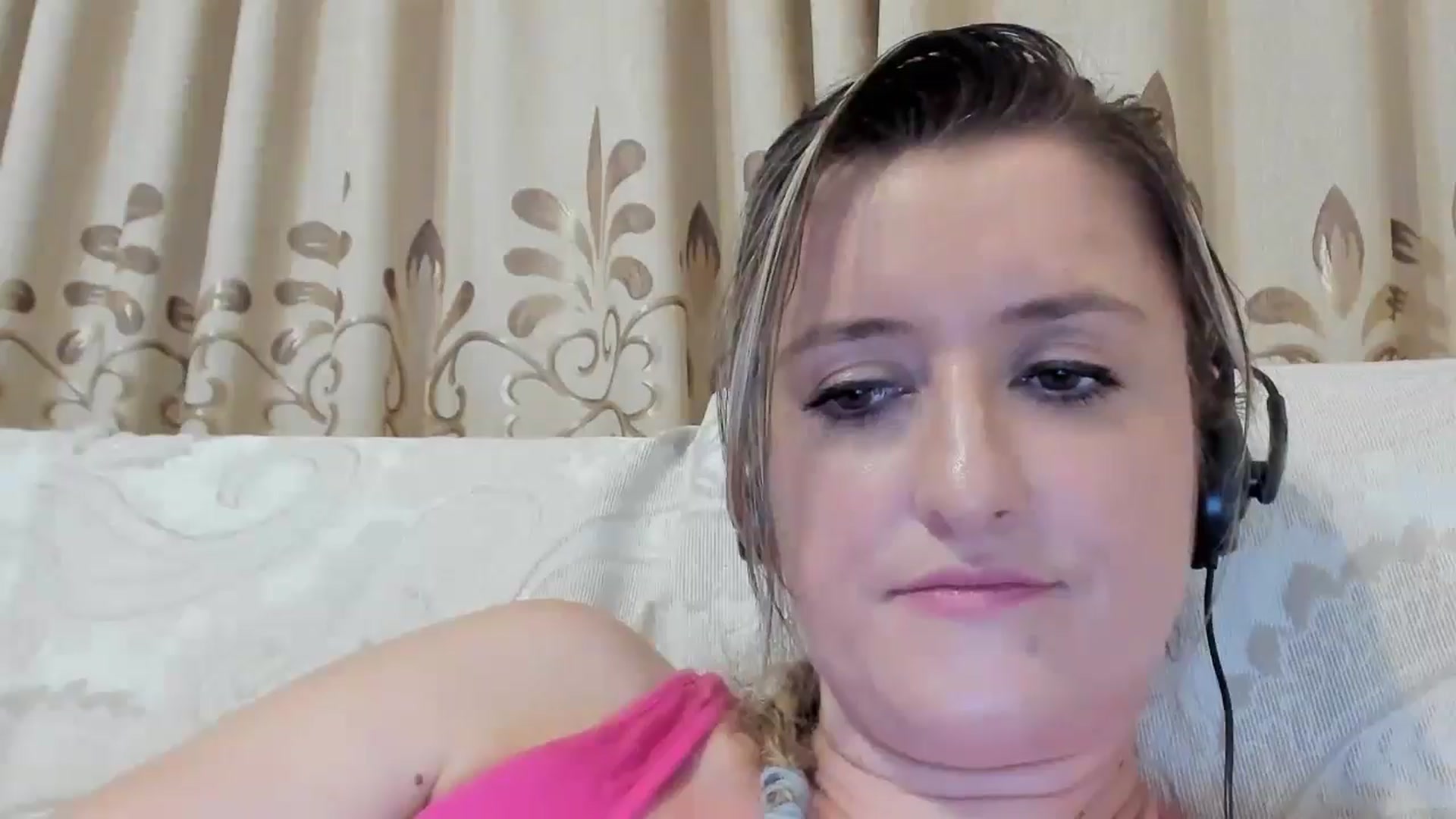 Gallery image thumbnail from BestDream's myfreecams stream on, 08/01/2024, 22:28 image 18 of 20