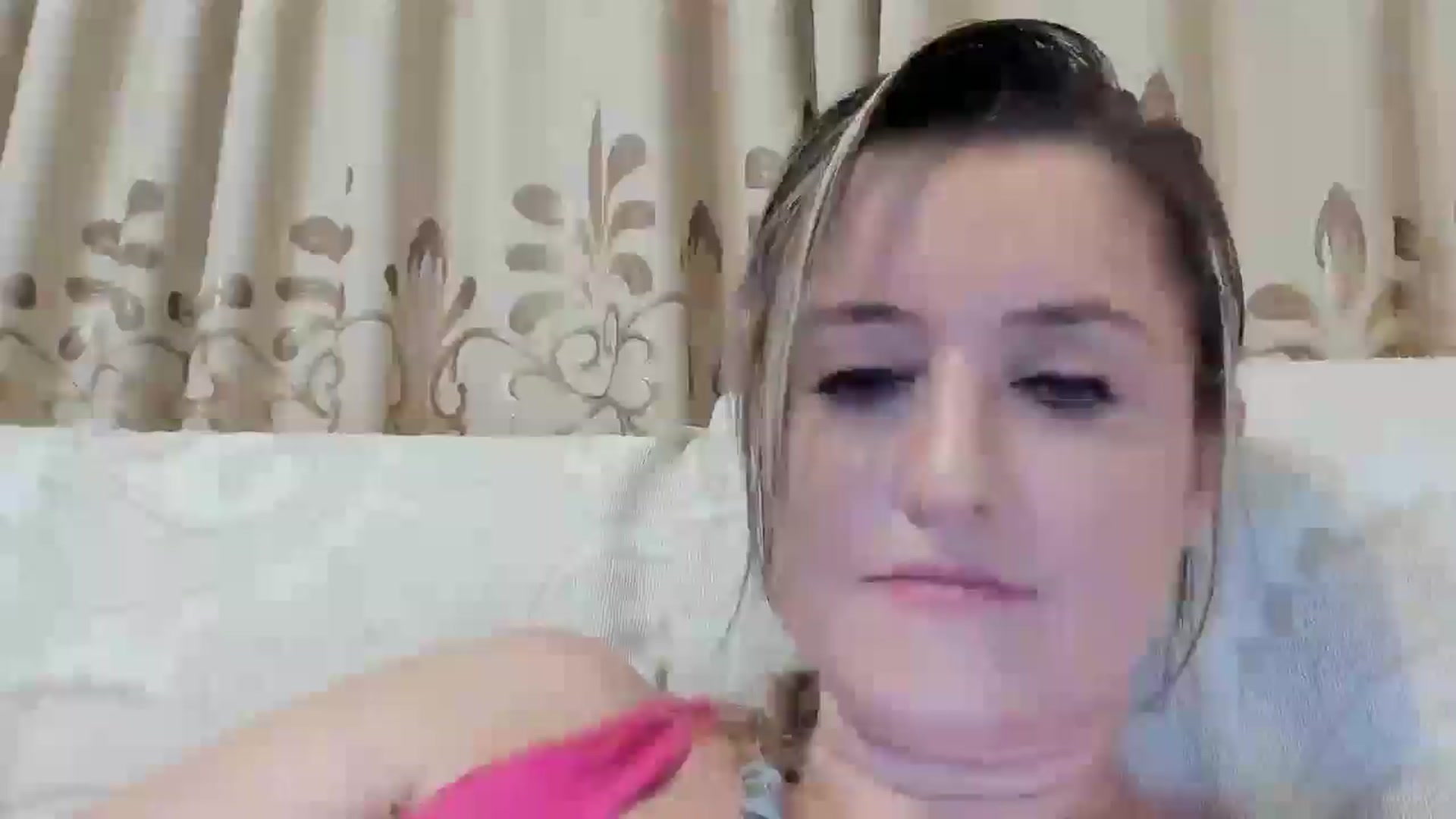 Gallery image thumbnail from BestDream's myfreecams stream on, 08/01/2024, 22:28 image 16 of 20