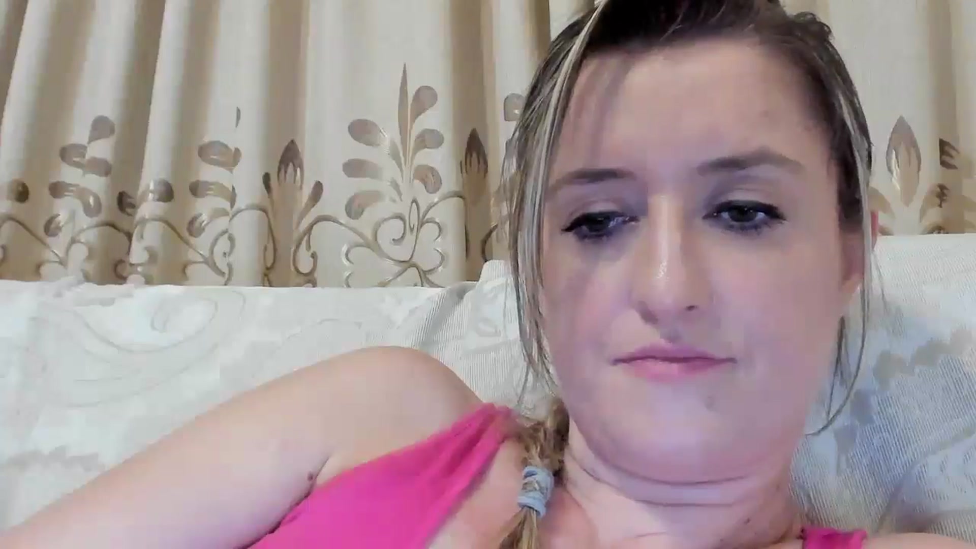 Gallery image thumbnail from BestDream's myfreecams stream on, 08/01/2024, 22:28 image 17 of 20