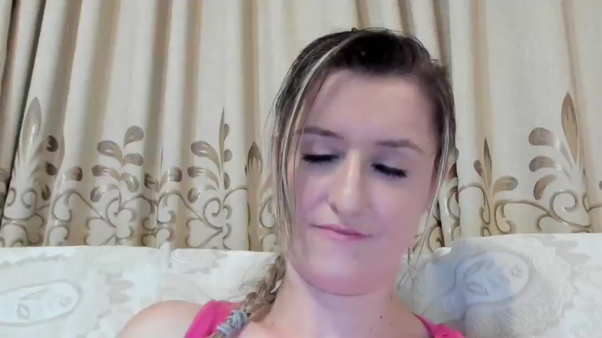 Gallery image thumbnail from BestDream's myfreecams stream on, 08/01/2024, 23:19 image 10 of 20