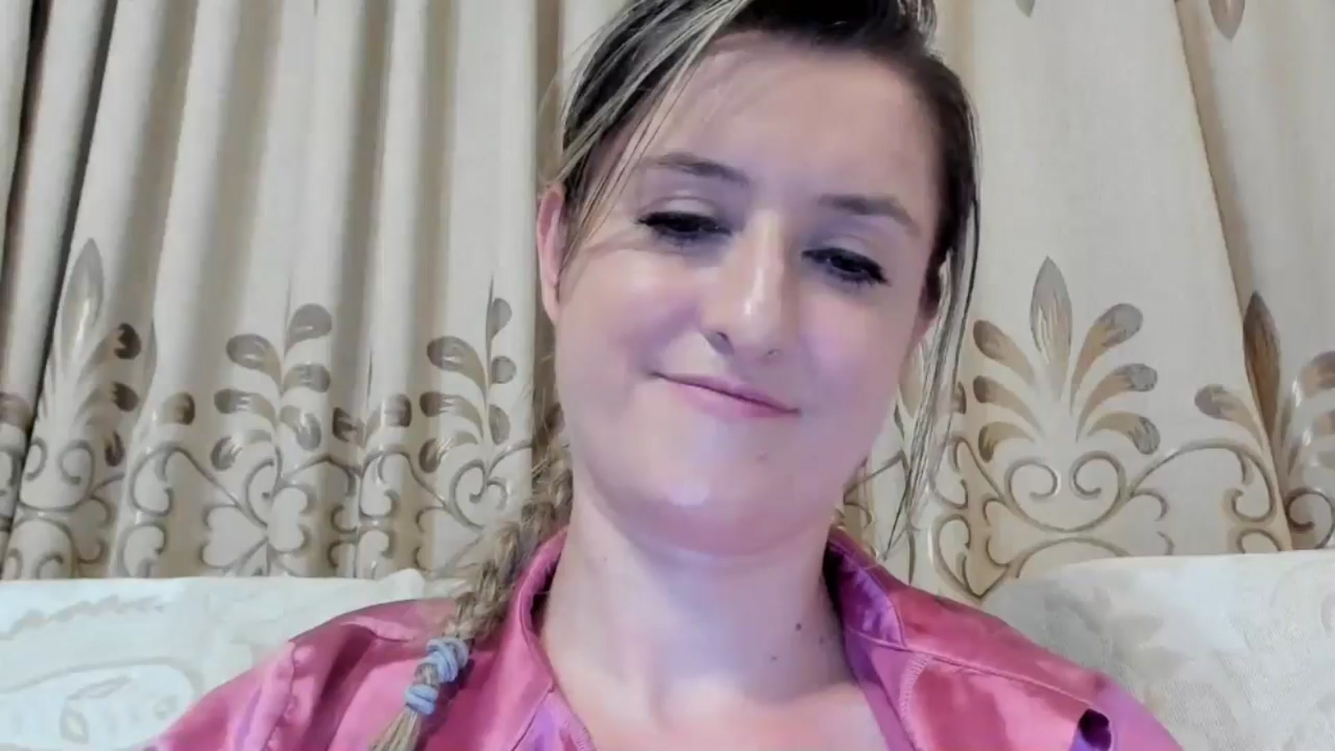 Gallery image thumbnail from BestDream's myfreecams stream on, 08/01/2024, 23:42 image 15 of 20