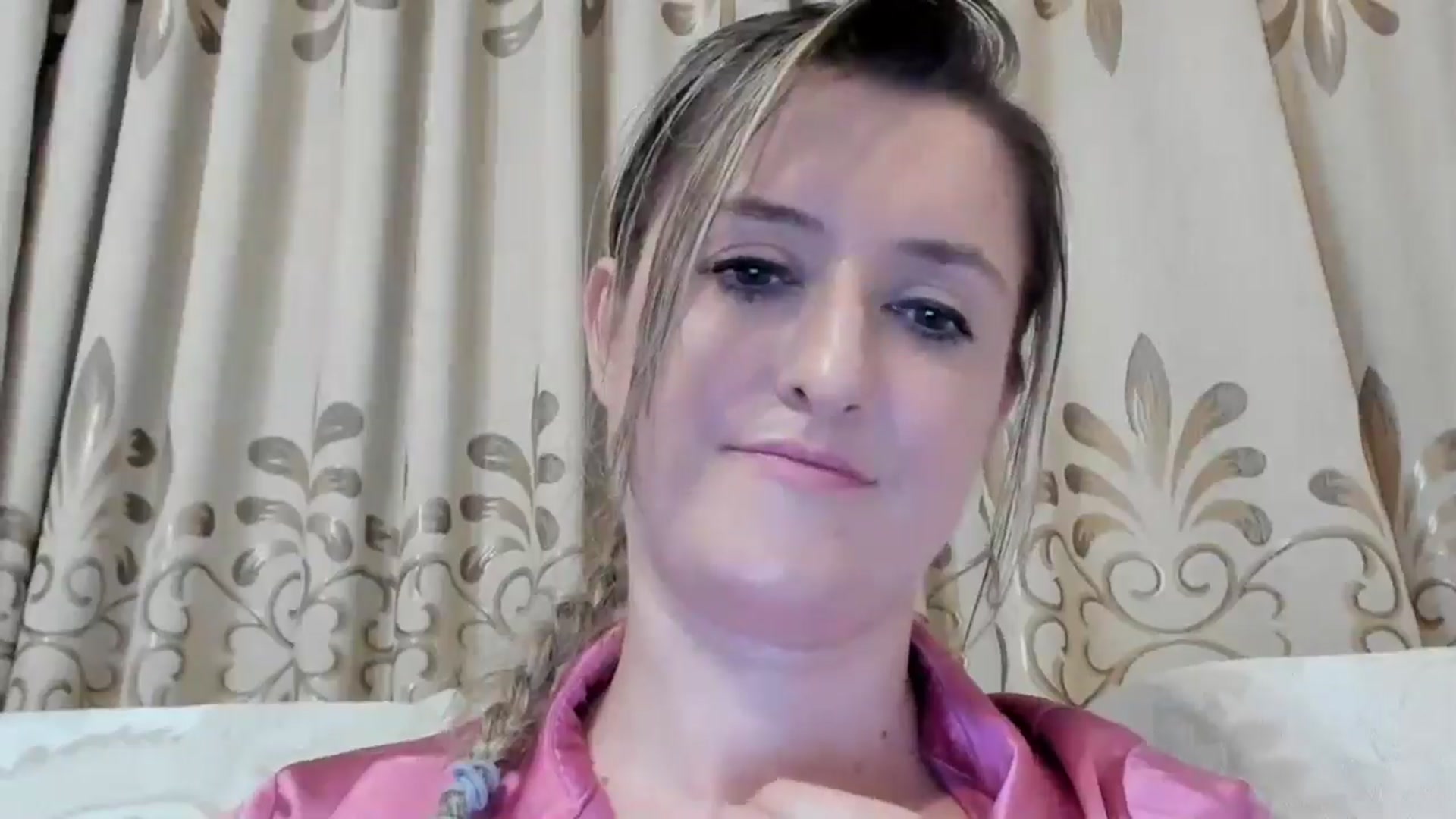 Gallery image thumbnail from BestDream's myfreecams stream on, 08/01/2024, 23:42 image 10 of 20