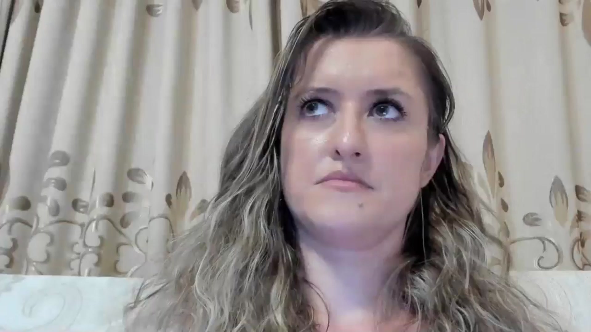Gallery image thumbnail from BestDream's myfreecams stream on, 08/02/2024, 23:02 image 17 of 20