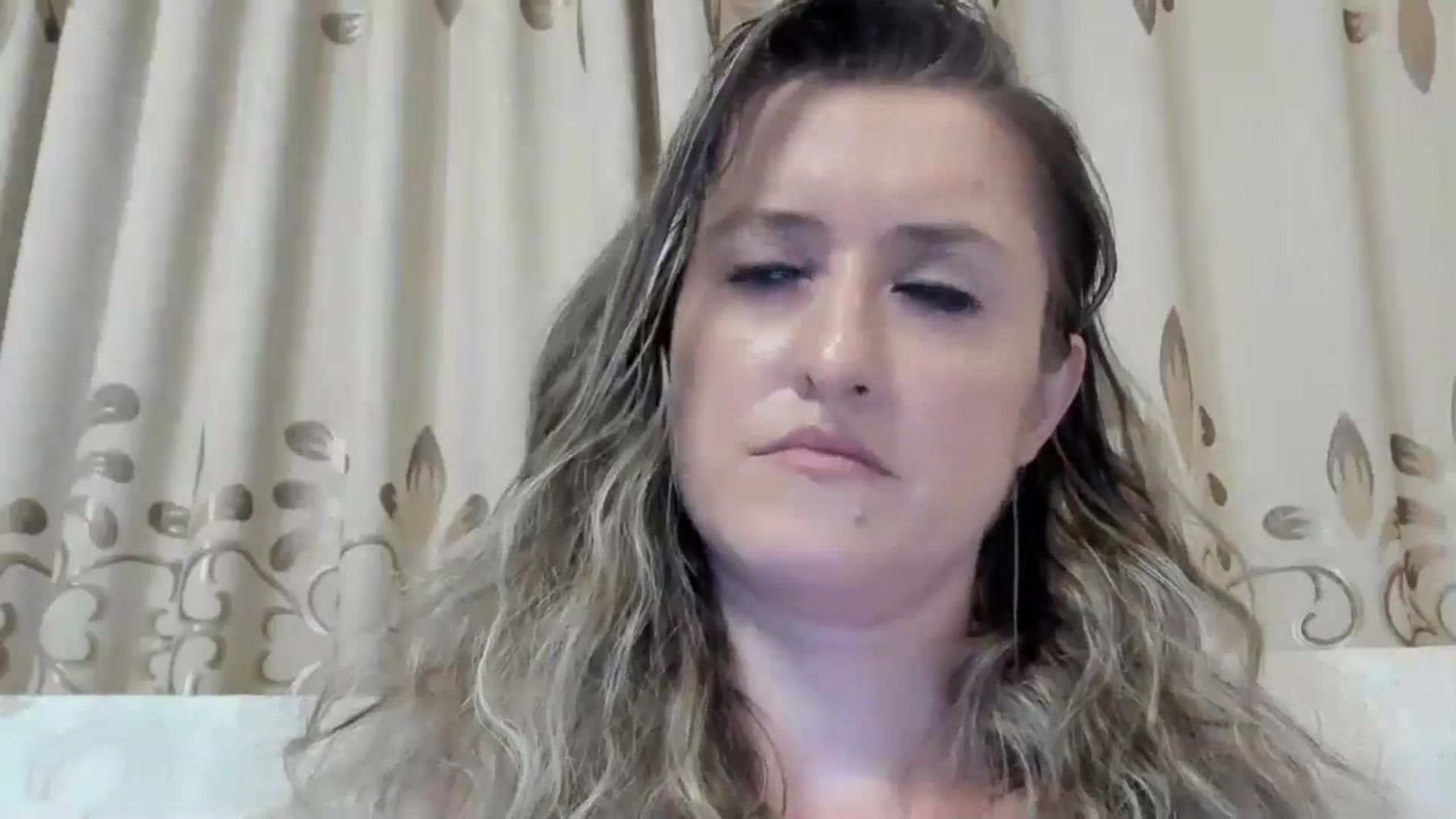 Gallery image thumbnail from BestDream's myfreecams stream on, 08/02/2024, 23:02 image 12 of 20