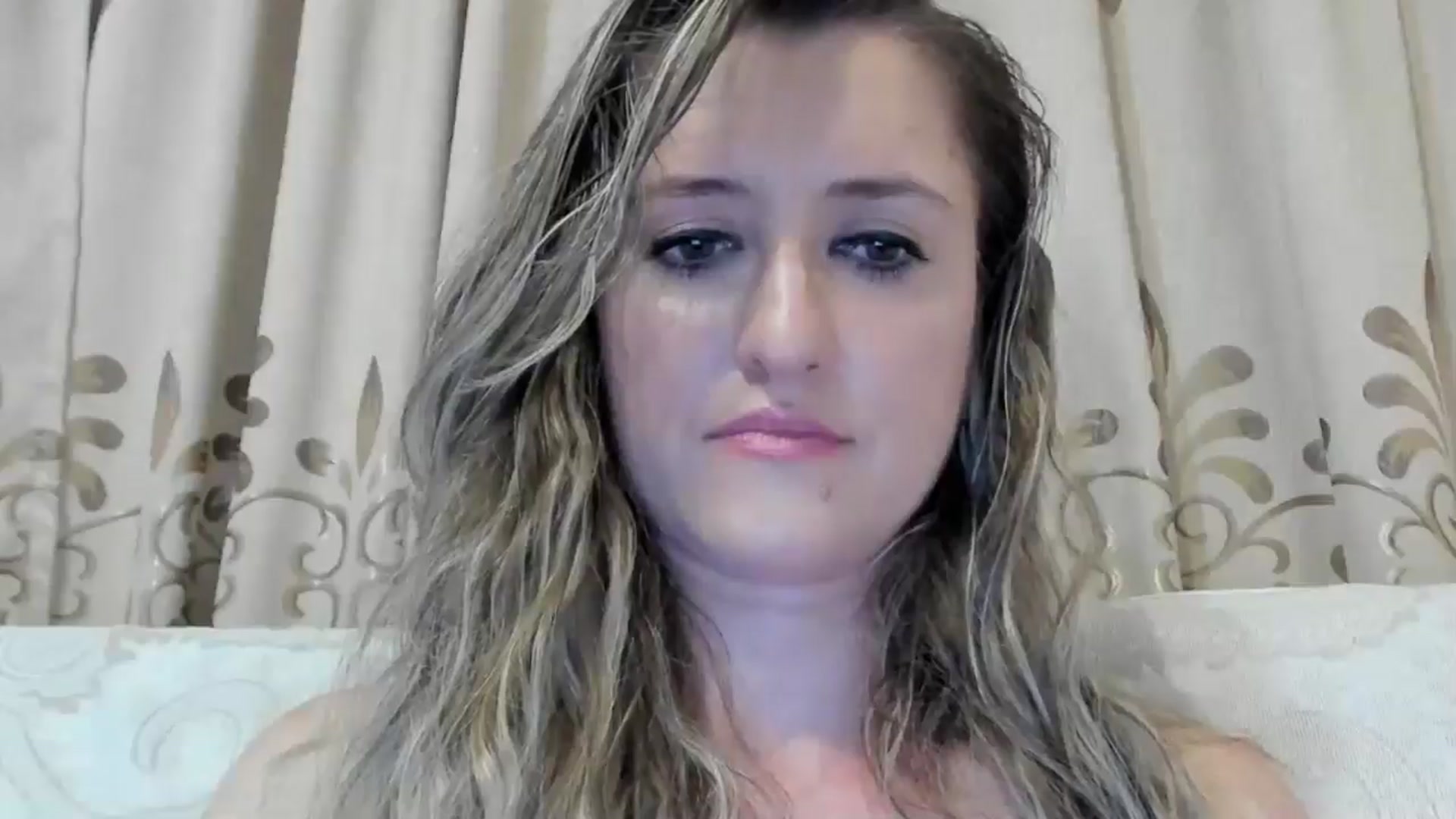 Gallery image thumbnail from BestDream's myfreecams stream on, 08/03/2024, 22:18 image 12 of 20