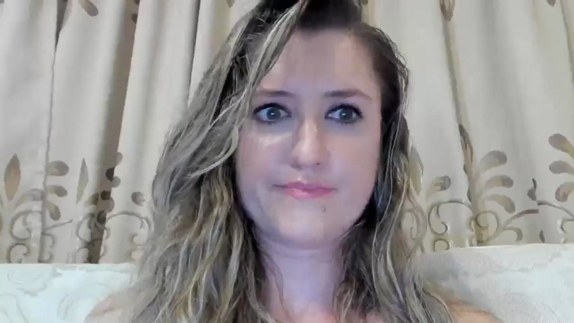 Gallery image thumbnail from BestDream's myfreecams stream on, 08/03/2024, 22:18 image 13 of 20