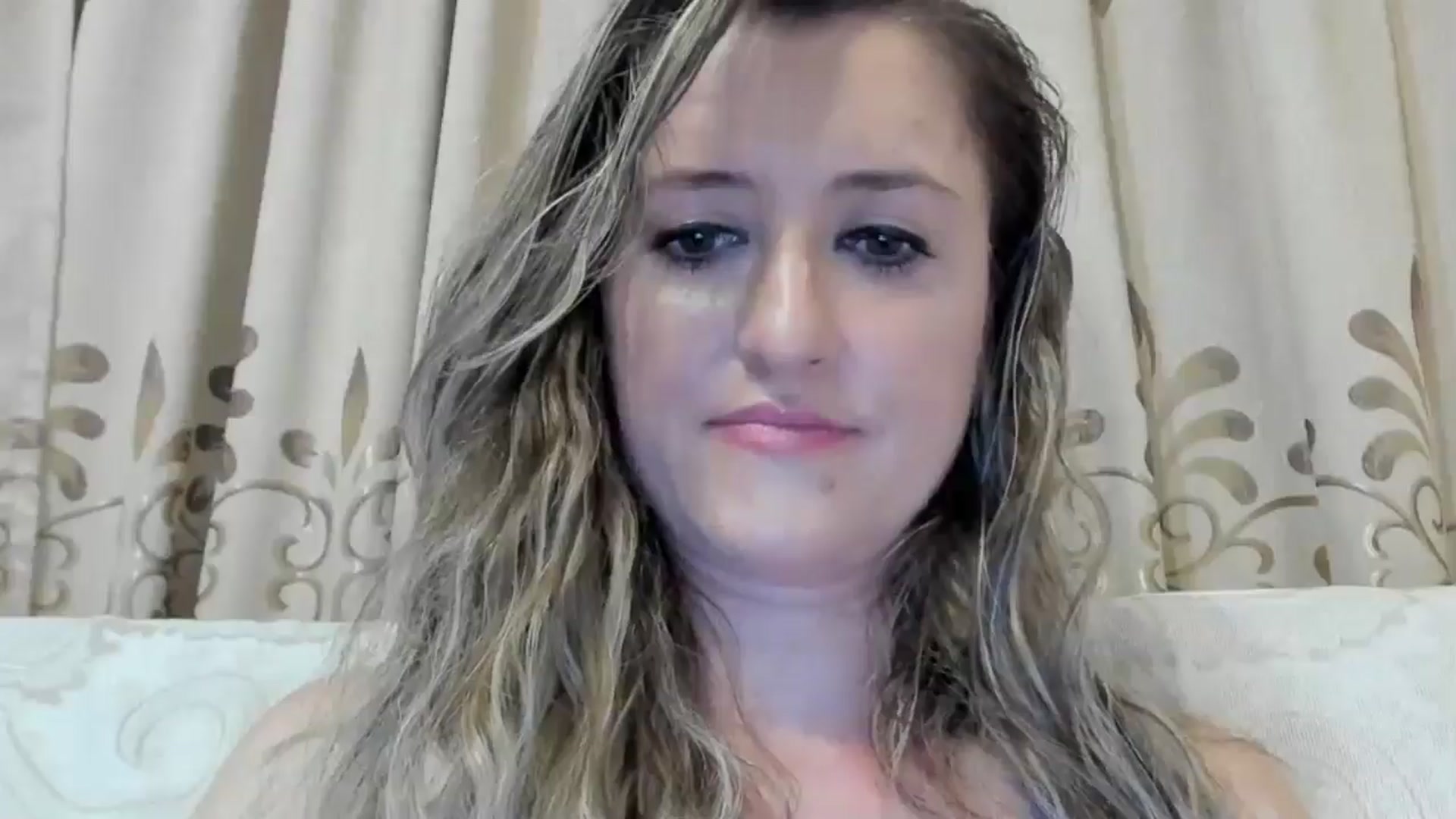 Gallery image thumbnail from BestDream's myfreecams stream on, 08/03/2024, 22:18 image 11 of 20