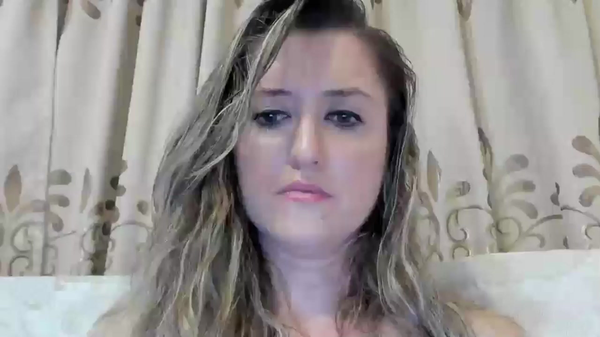 Gallery image thumbnail from BestDream's myfreecams stream on, 08/03/2024, 22:18 image 17 of 20