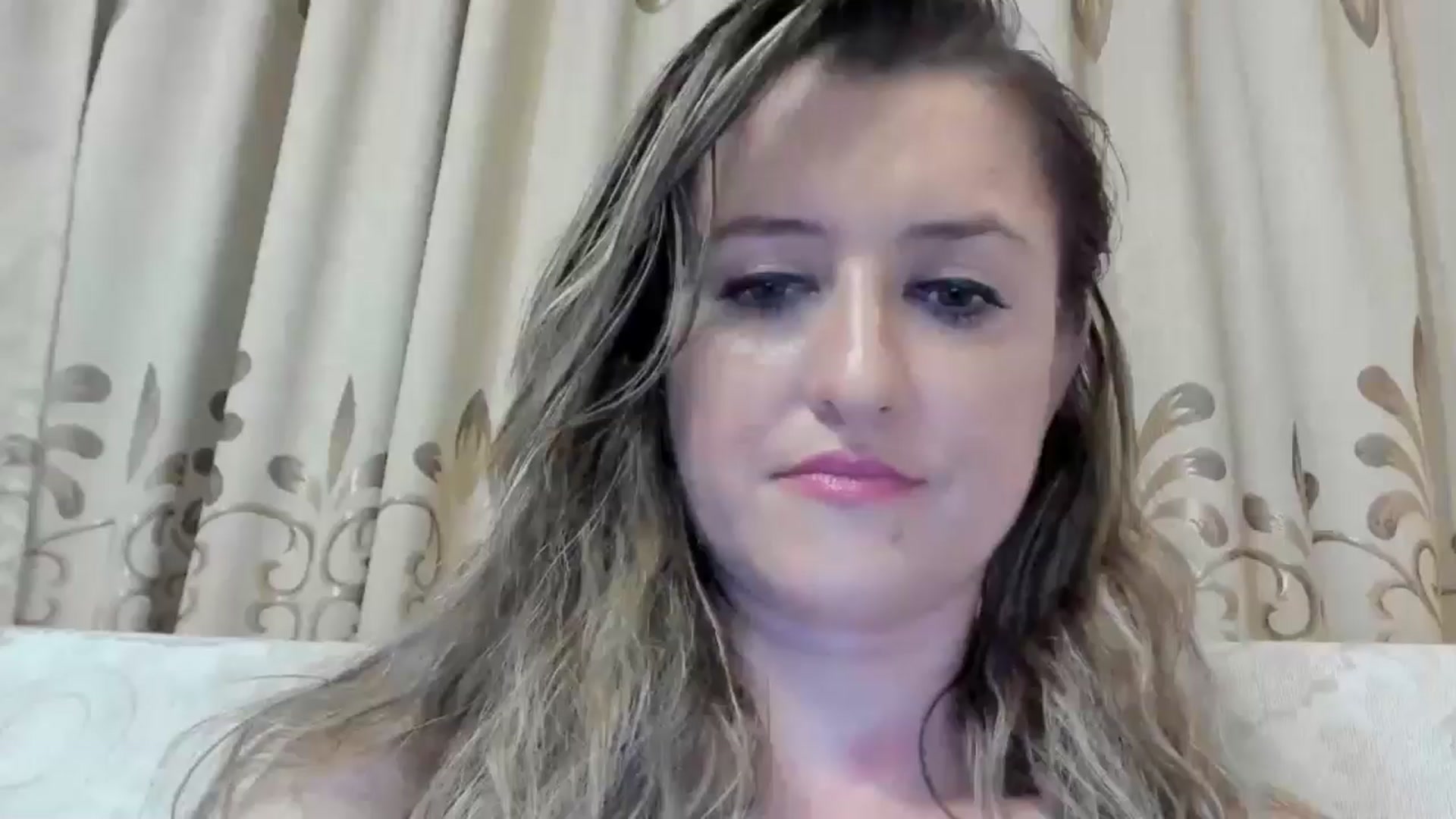Gallery image thumbnail from BestDream's myfreecams stream on, 08/04/2024, 24:40 image 16 of 20