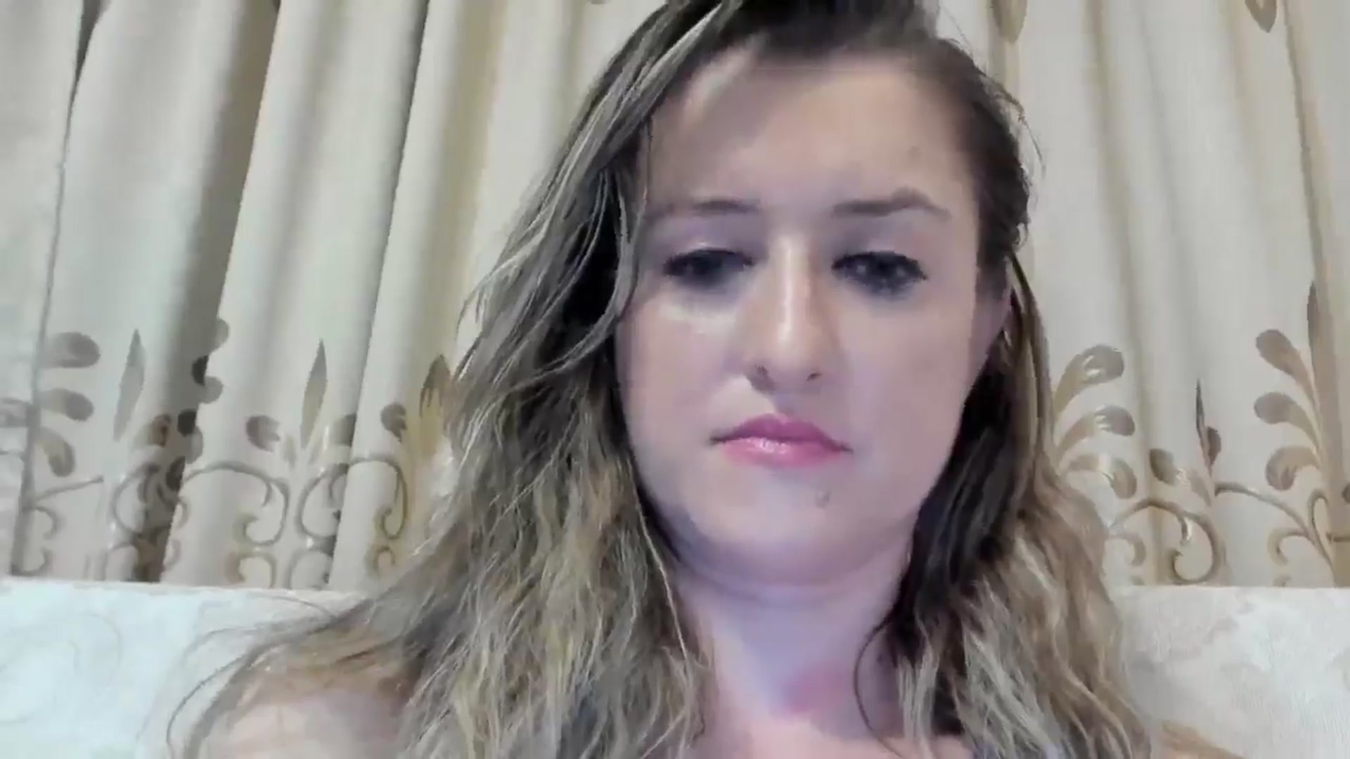 Gallery image thumbnail from BestDream's myfreecams stream on, 08/04/2024, 24:40 image 15 of 20