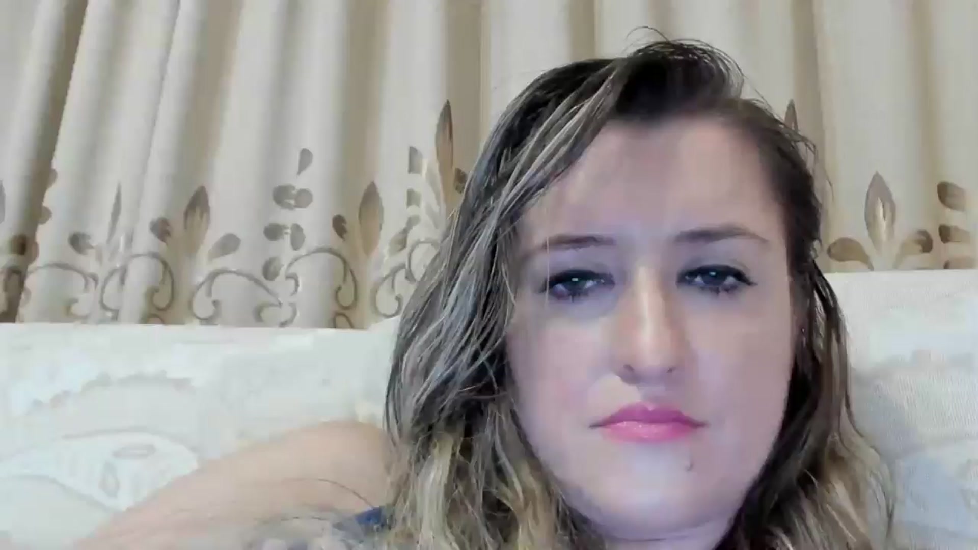 Gallery image thumbnail from BestDream's myfreecams stream on, 08/04/2024, 01:26 image 15 of 20