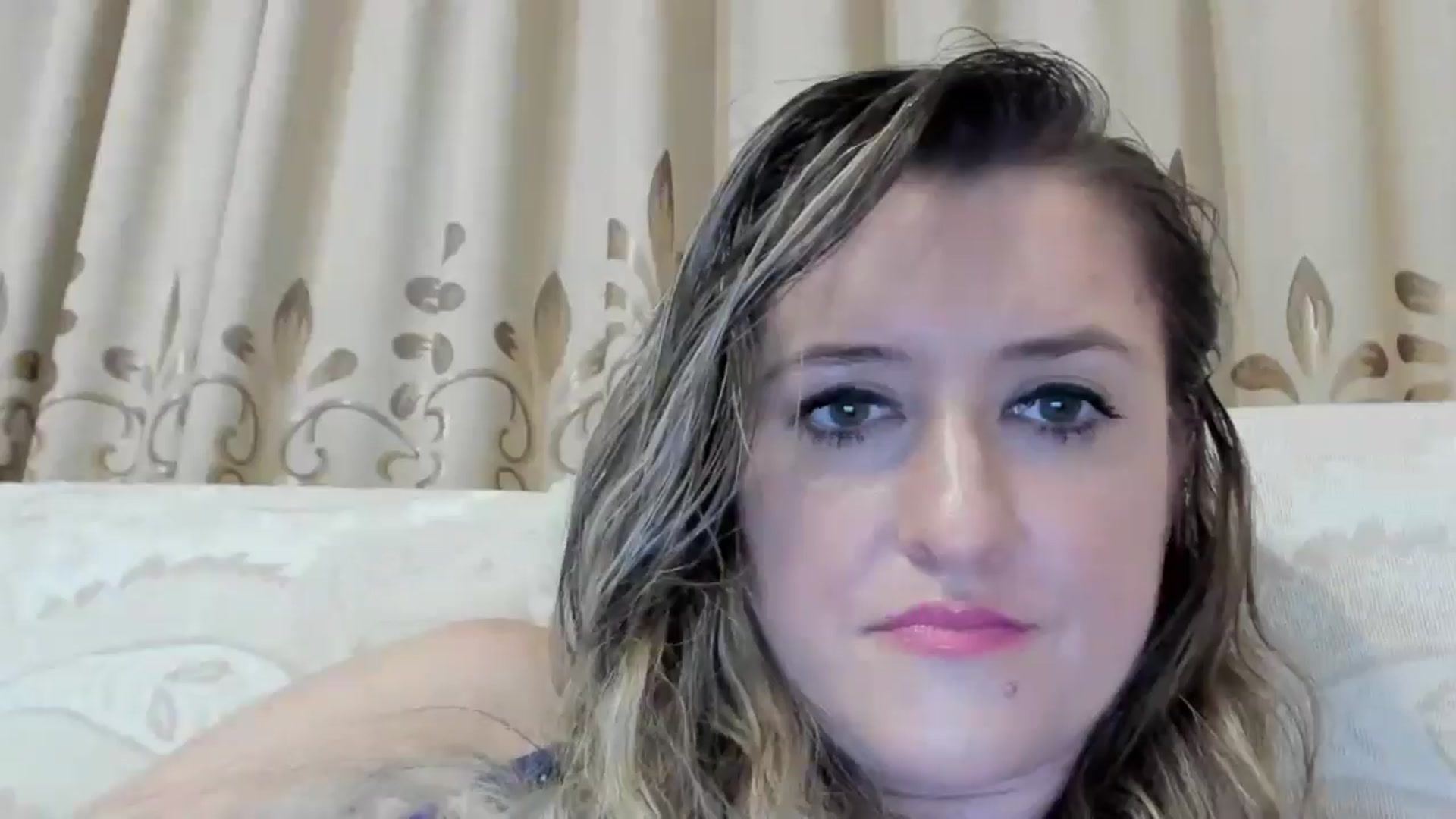 Gallery image thumbnail from BestDream's myfreecams stream on, 08/04/2024, 01:26 image 14 of 20