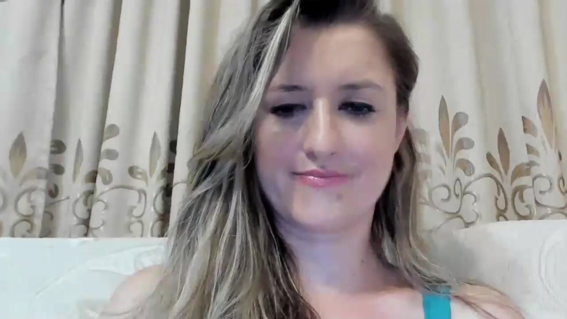 Gallery image thumbnail from BestDream's myfreecams stream on, 08/04/2024, 22:35 image 14 of 20