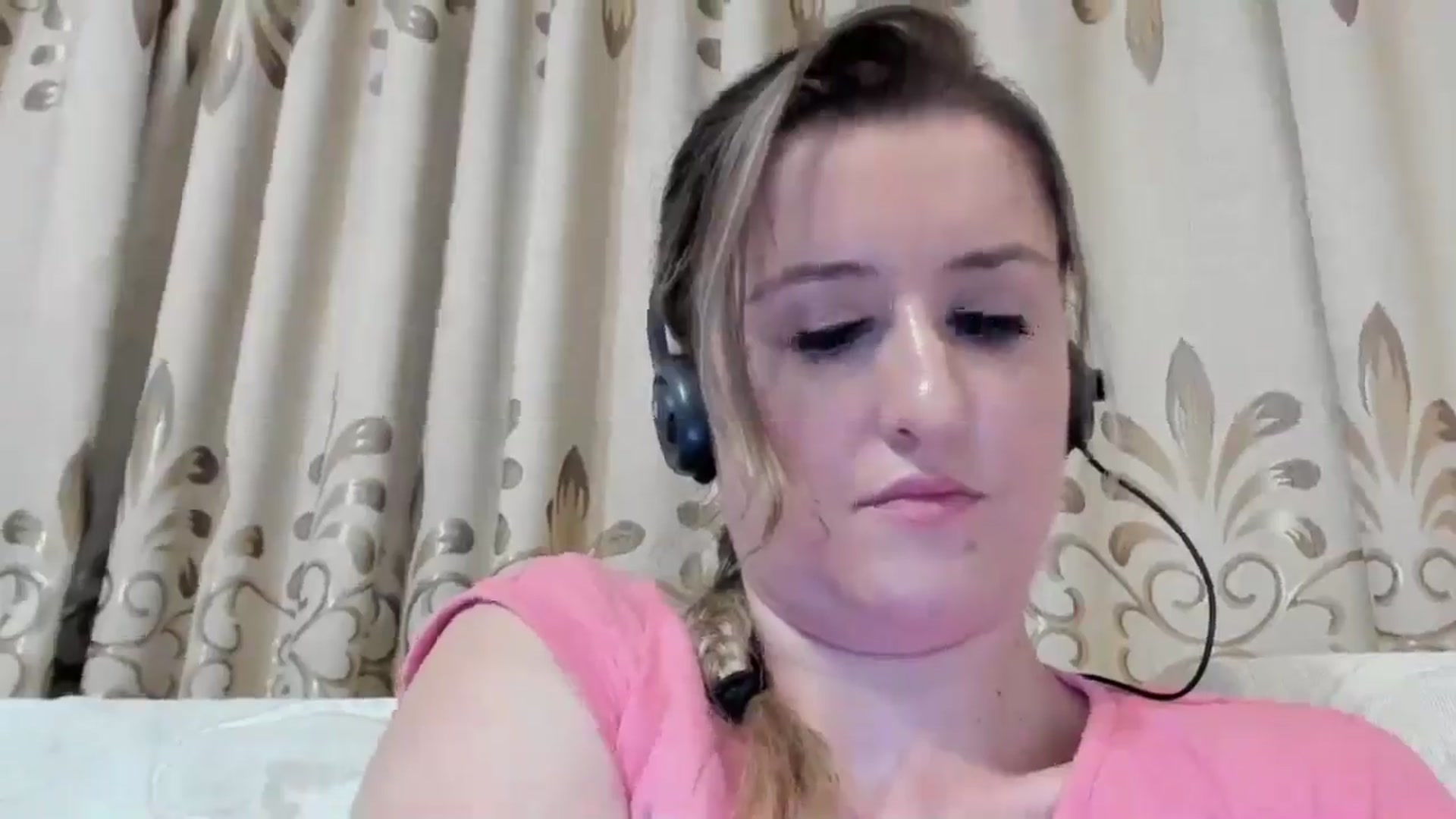 Gallery image thumbnail from BestDream's myfreecams stream on, 08/05/2024, 22:47 image 3 of 20