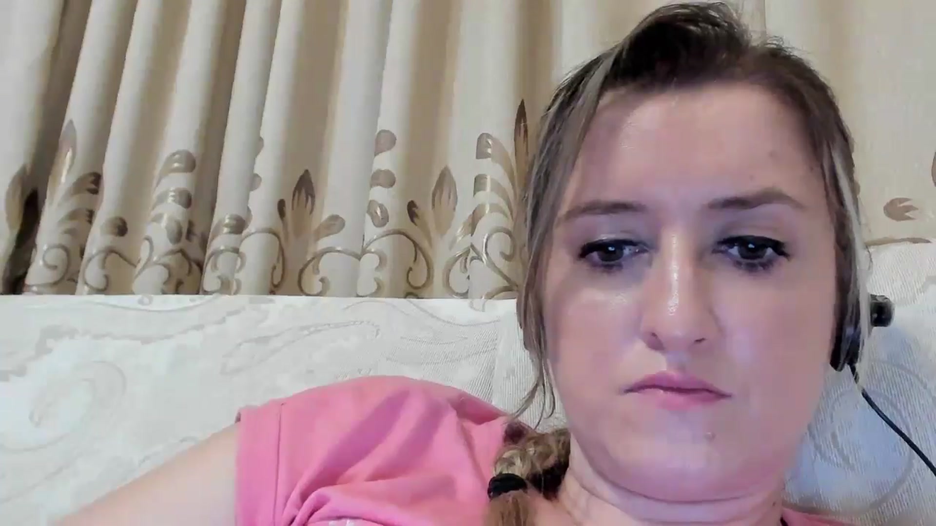 Gallery image thumbnail from BestDream's myfreecams stream on, 08/05/2024, 23:02 image 14 of 20