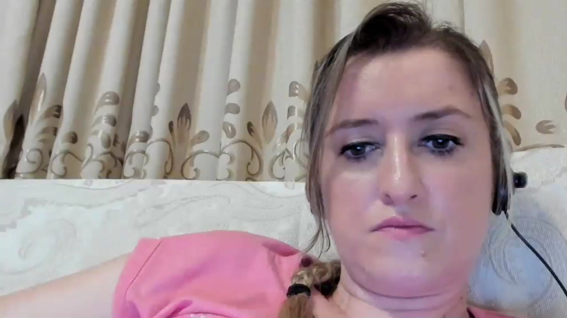 Gallery image thumbnail from BestDream's myfreecams stream on, 08/05/2024, 23:02 image 12 of 20