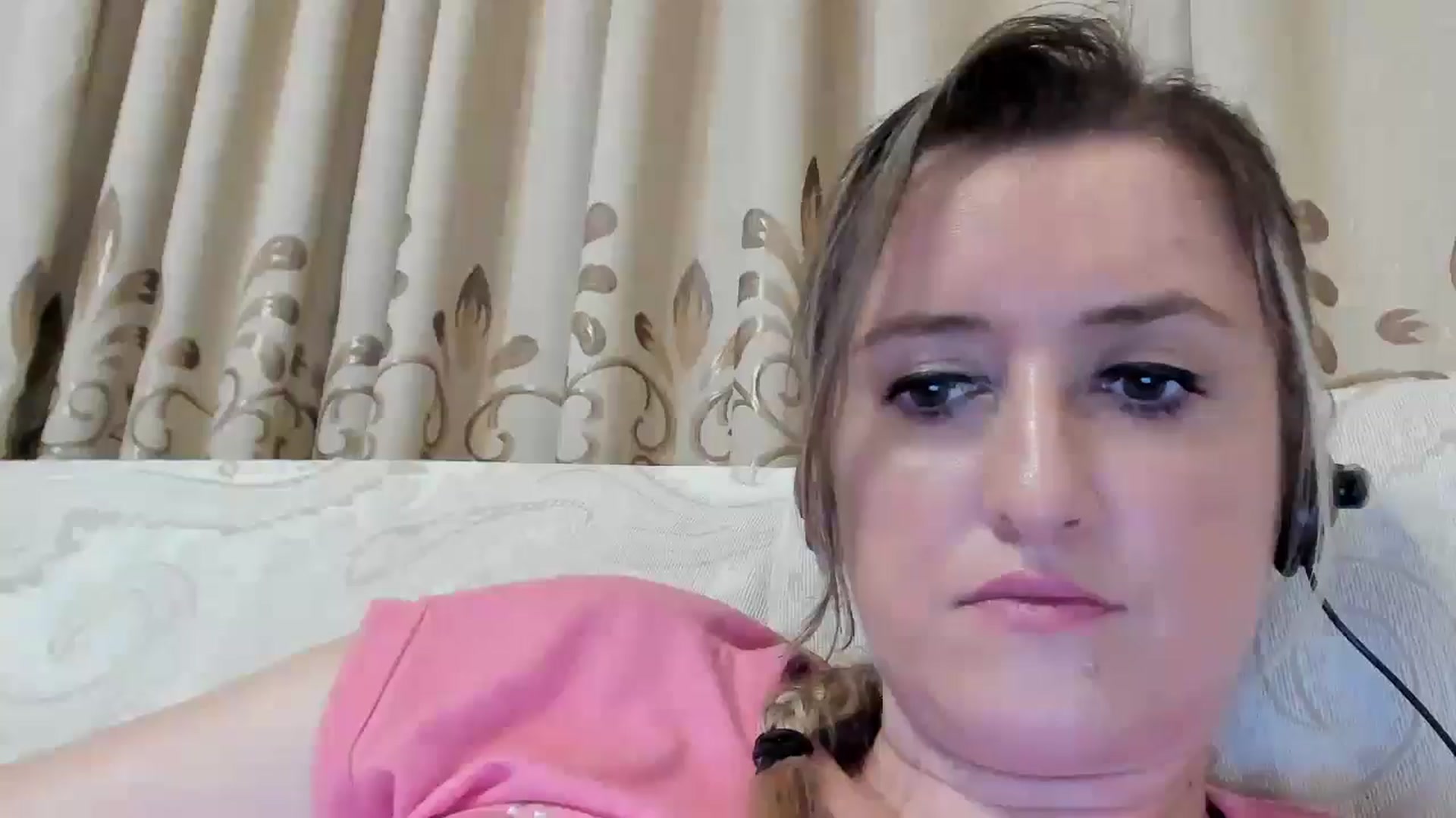 Gallery image thumbnail from BestDream's myfreecams stream on, 08/05/2024, 23:02 image 16 of 20