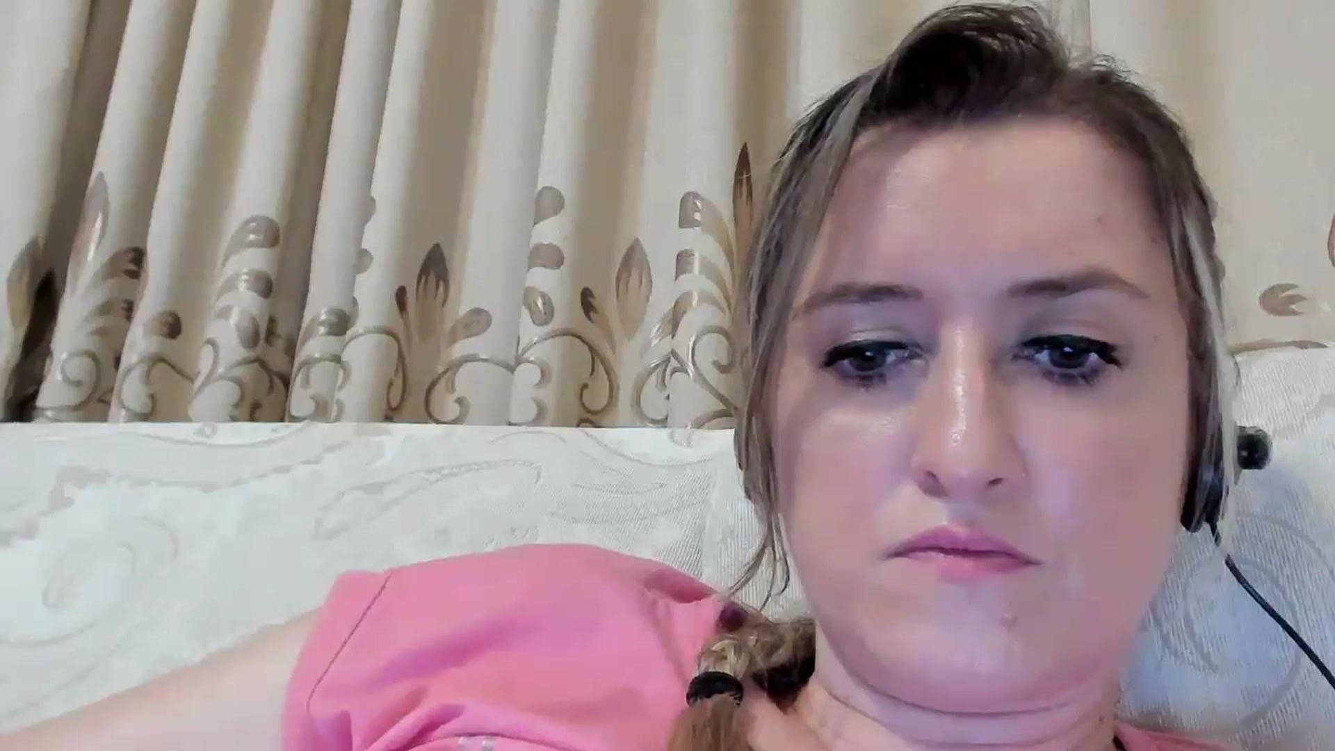 Gallery image thumbnail from BestDream's myfreecams stream on, 08/05/2024, 23:02 image 15 of 20