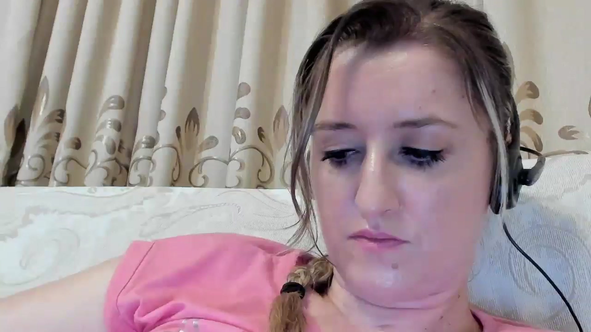 Gallery image thumbnail from BestDream's myfreecams stream on, 08/05/2024, 23:02 image 3 of 20