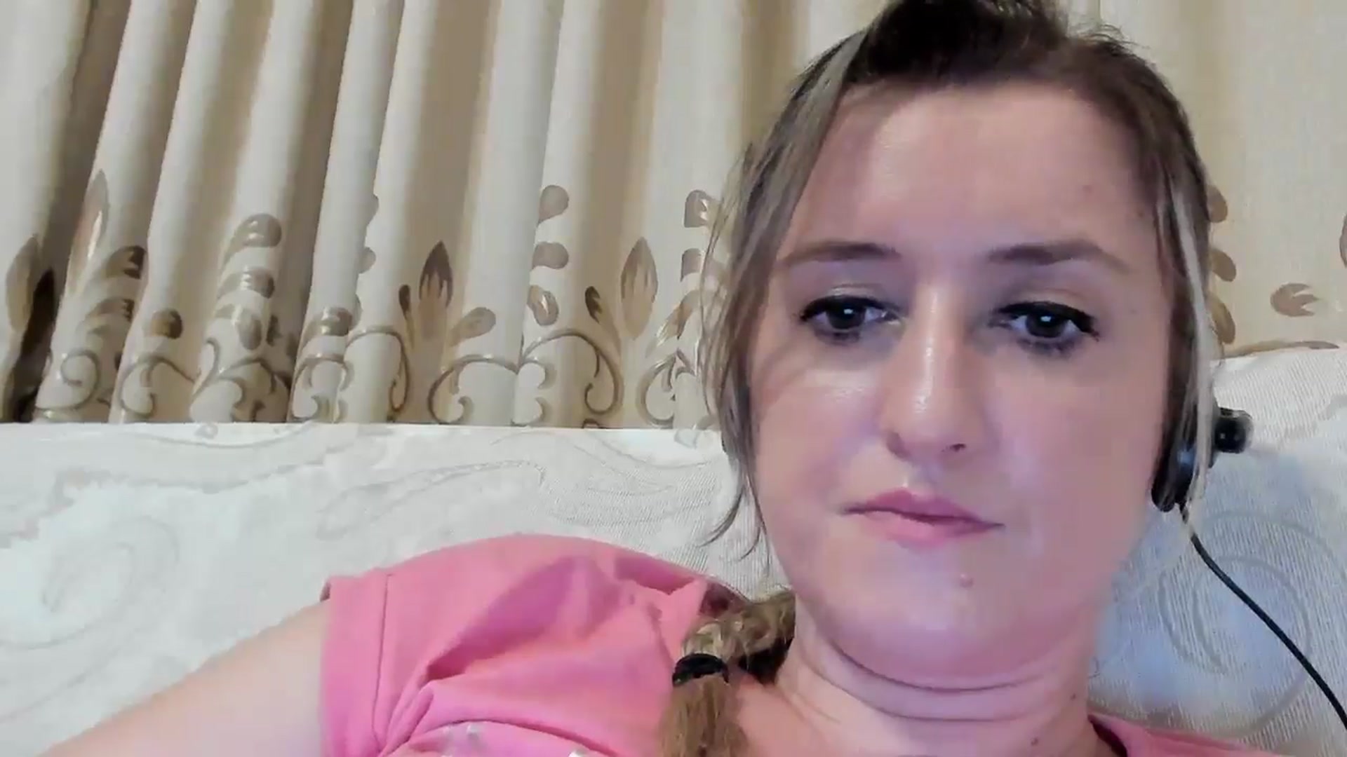Gallery image thumbnail from BestDream's myfreecams stream on, 08/05/2024, 23:02 image 6 of 20