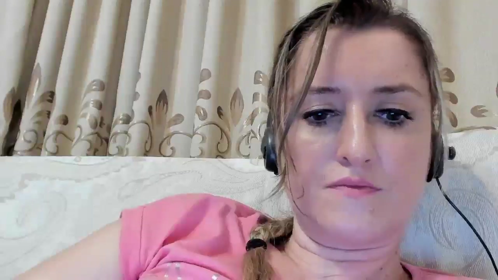 Gallery image thumbnail from BestDream's myfreecams stream on, 08/05/2024, 23:02 image 5 of 20
