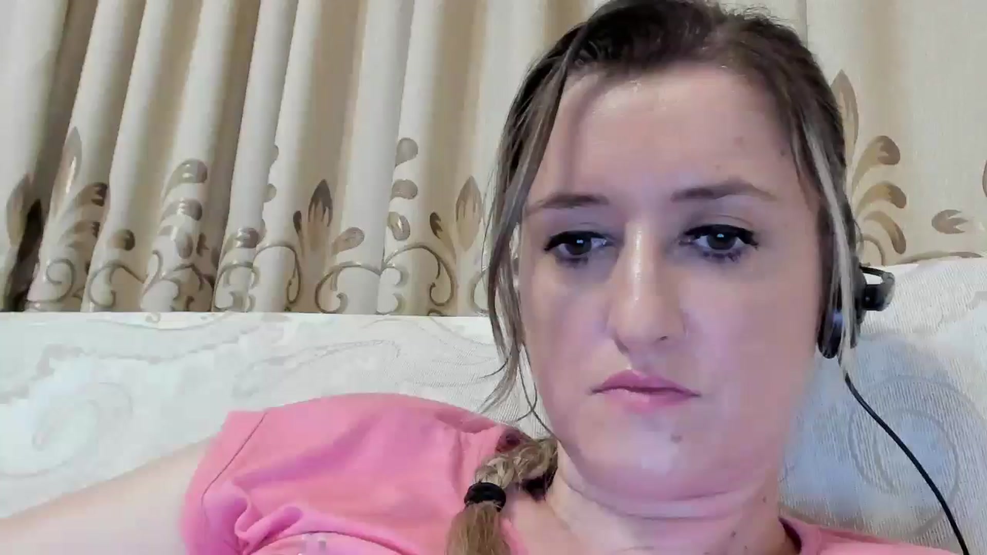 Gallery image thumbnail from BestDream's myfreecams stream on, 08/05/2024, 23:02 image 1 of 20