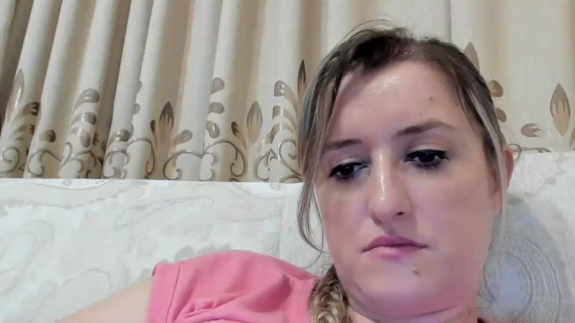 Gallery image thumbnail from BestDream's myfreecams stream on, 08/05/2024, 23:35 image 17 of 20