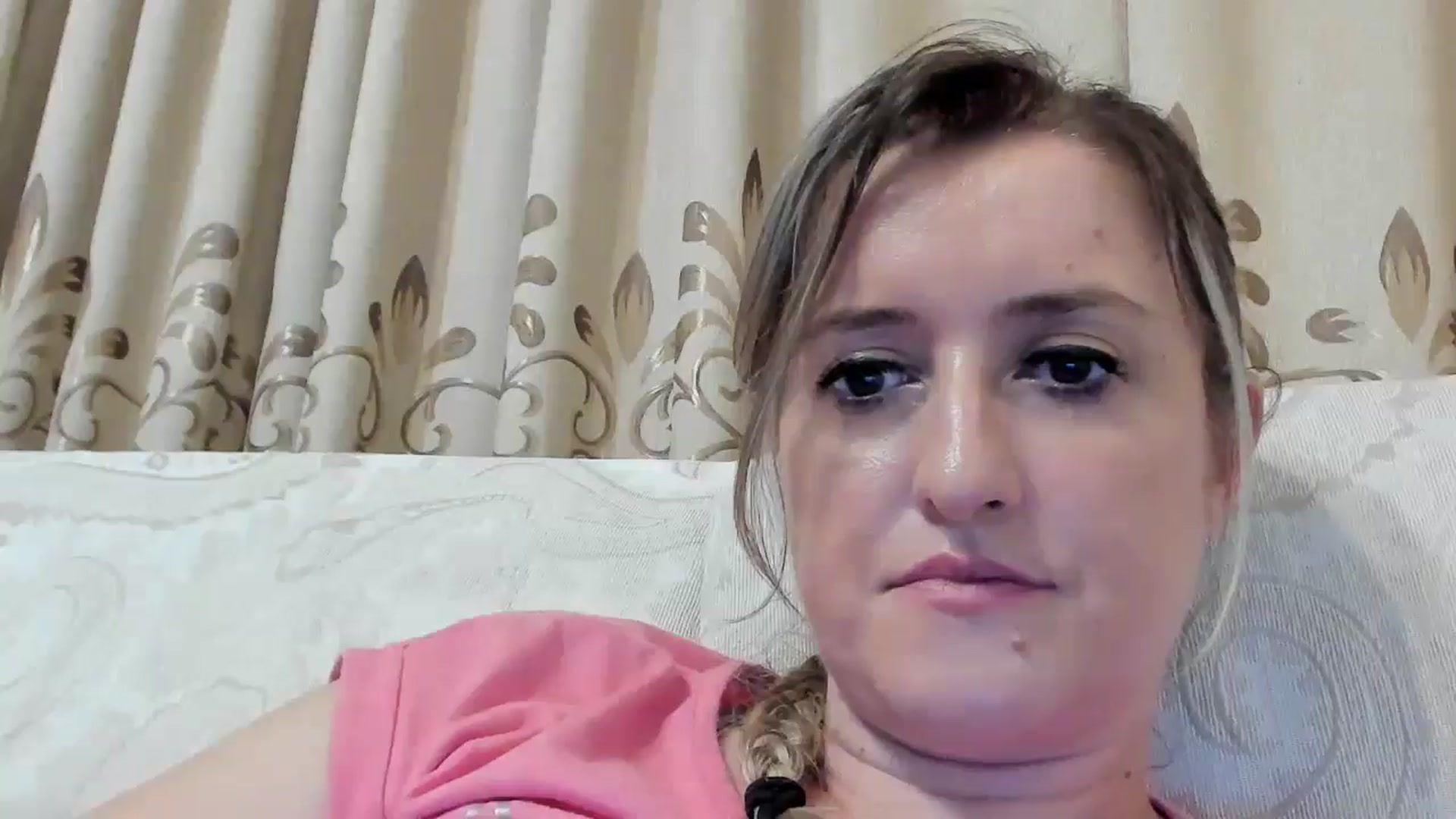 Gallery image thumbnail from BestDream's myfreecams stream on, 08/05/2024, 23:35 image 7 of 20