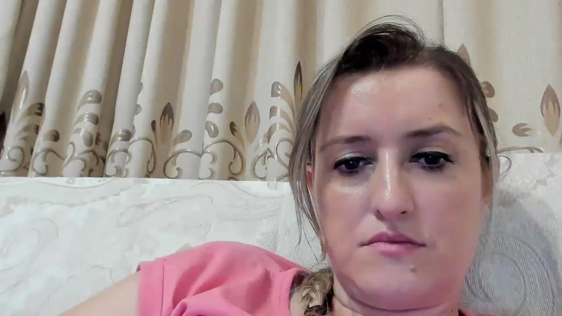 Gallery image thumbnail from BestDream's myfreecams stream on, 08/05/2024, 23:51 image 16 of 20