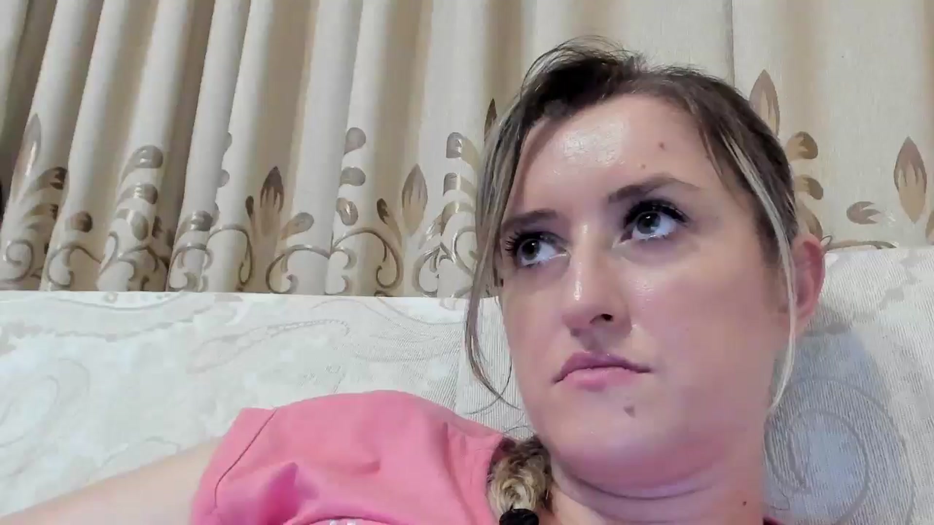 Gallery image thumbnail from BestDream's myfreecams stream on, 08/05/2024, 23:51 image 1 of 20