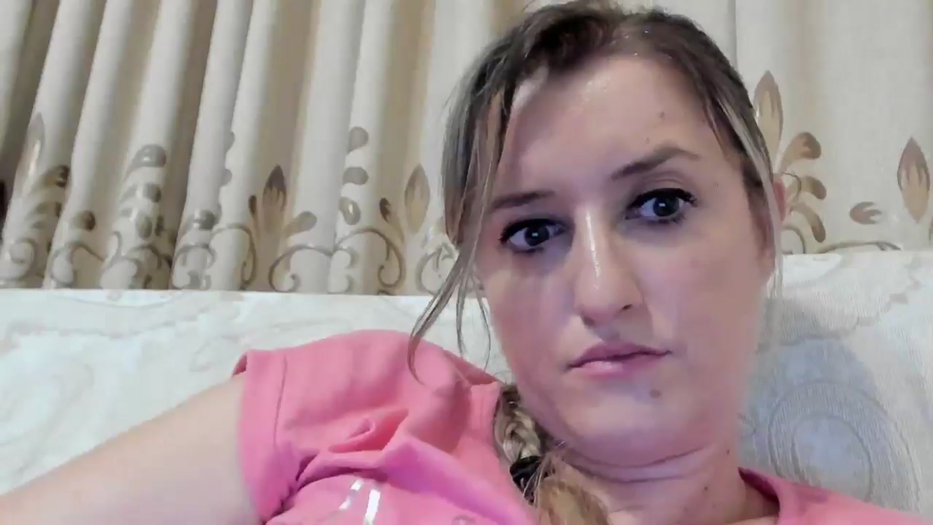 Gallery image thumbnail from BestDream's myfreecams stream on, 08/05/2024, 23:51 image 11 of 20