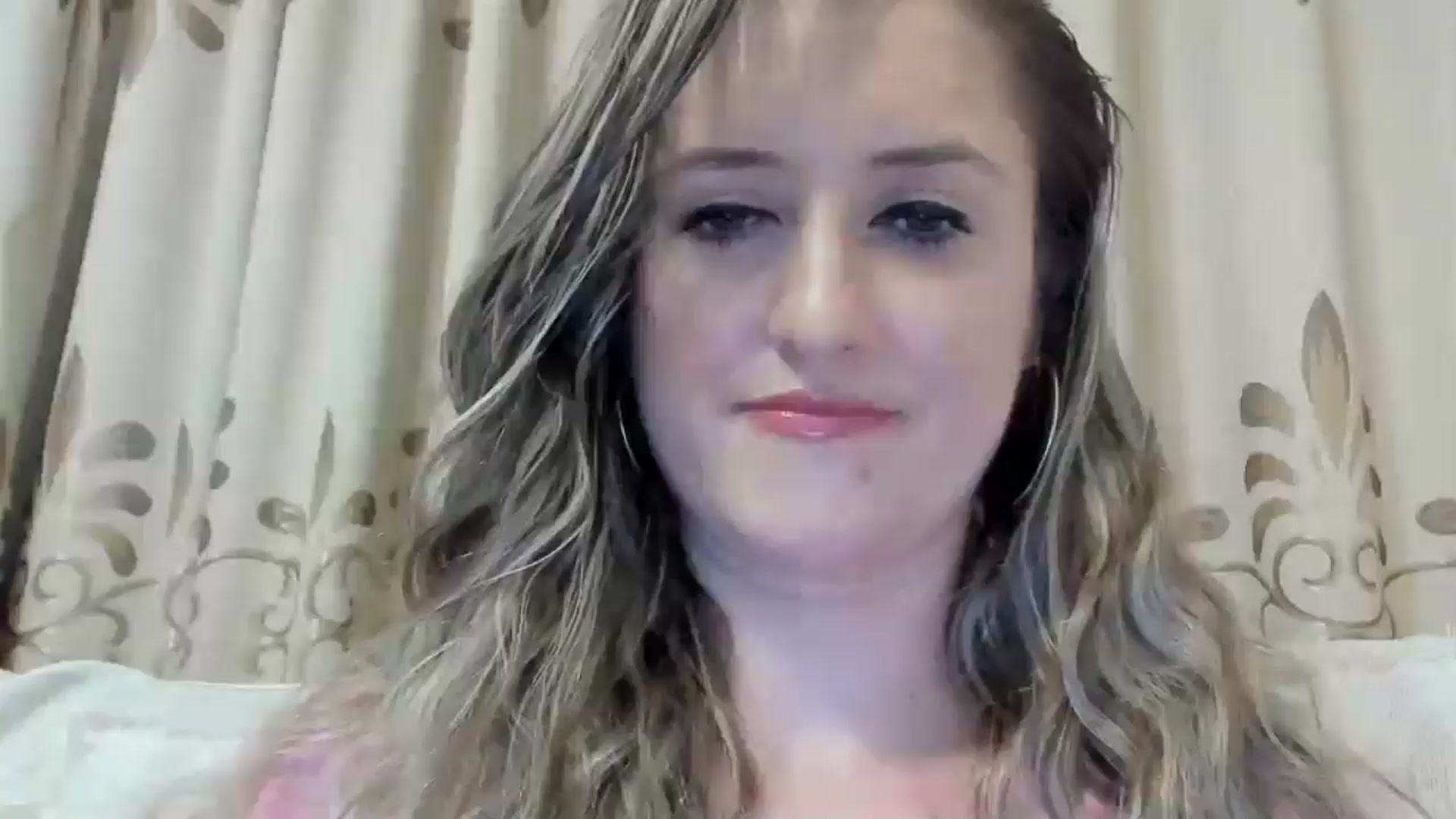 Gallery image thumbnail from BestDream's myfreecams stream on, 08/06/2024, 23:18 image 10 of 20
