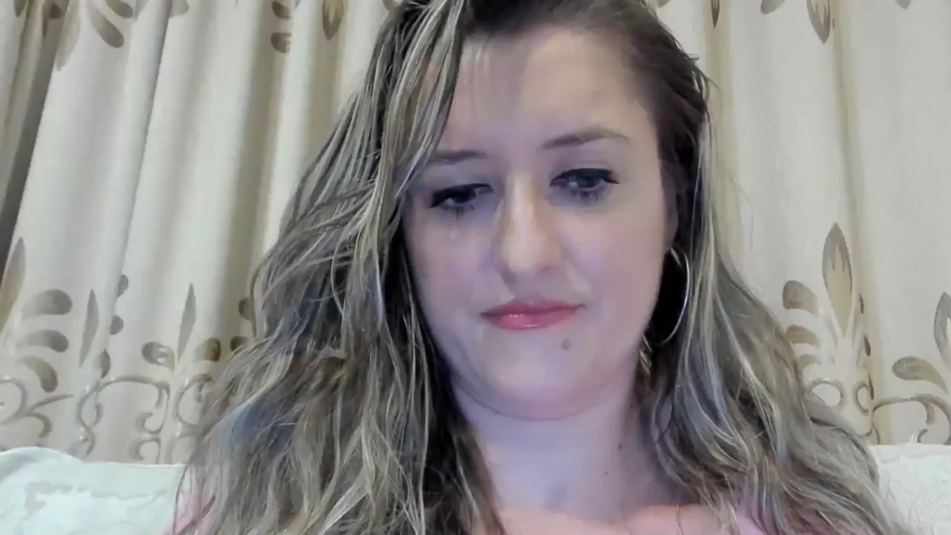 Gallery image thumbnail from BestDream's myfreecams stream on, 08/06/2024, 23:18 image 5 of 20