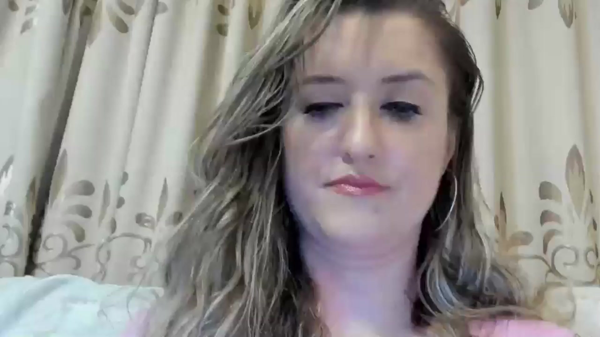 Gallery image thumbnail from BestDream's myfreecams stream on, 08/06/2024, 23:18 image 14 of 20