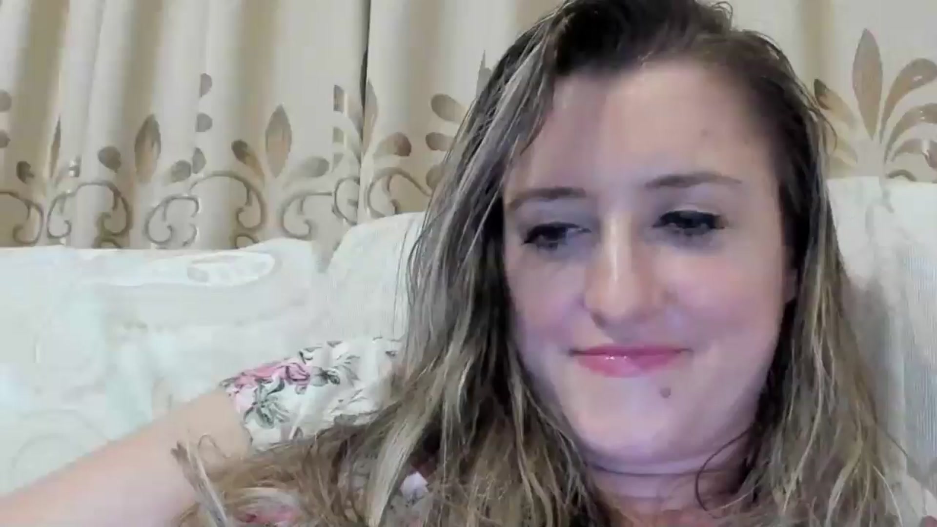 Gallery image thumbnail from BestDream's myfreecams stream on, 08/08/2024, 24:01 image 15 of 20