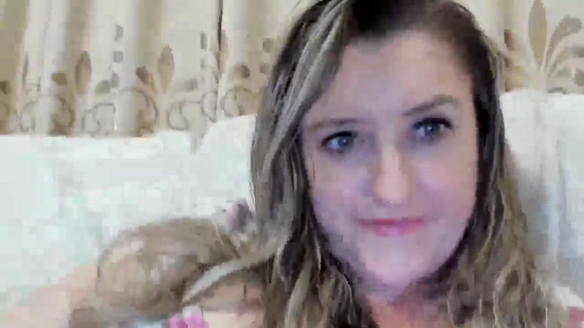 Gallery image thumbnail from BestDream's myfreecams stream on, 08/08/2024, 24:01 image 10 of 20