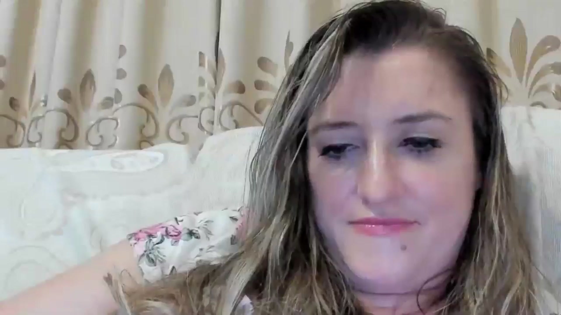 Gallery image thumbnail from BestDream's myfreecams stream on, 08/08/2024, 24:01 image 16 of 20