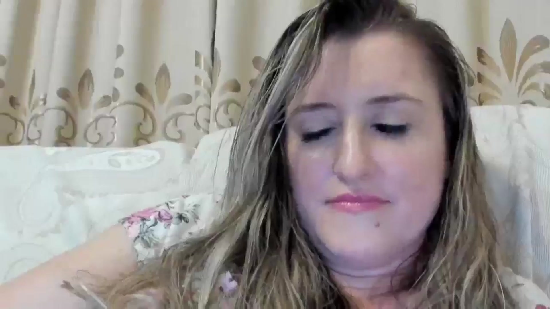 Gallery image thumbnail from BestDream's myfreecams stream on, 08/08/2024, 24:01 image 17 of 20