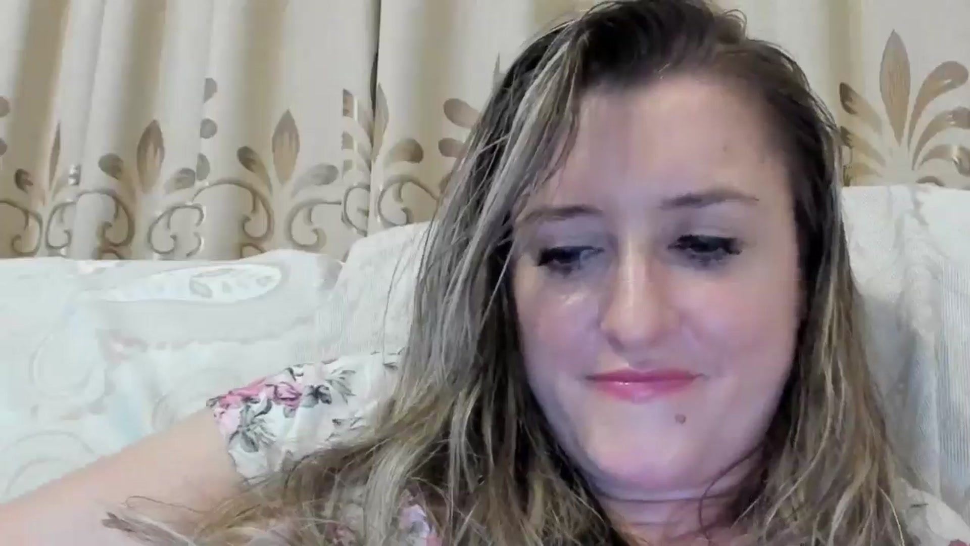 Gallery image thumbnail from BestDream's myfreecams stream on, 08/08/2024, 24:01 image 18 of 20