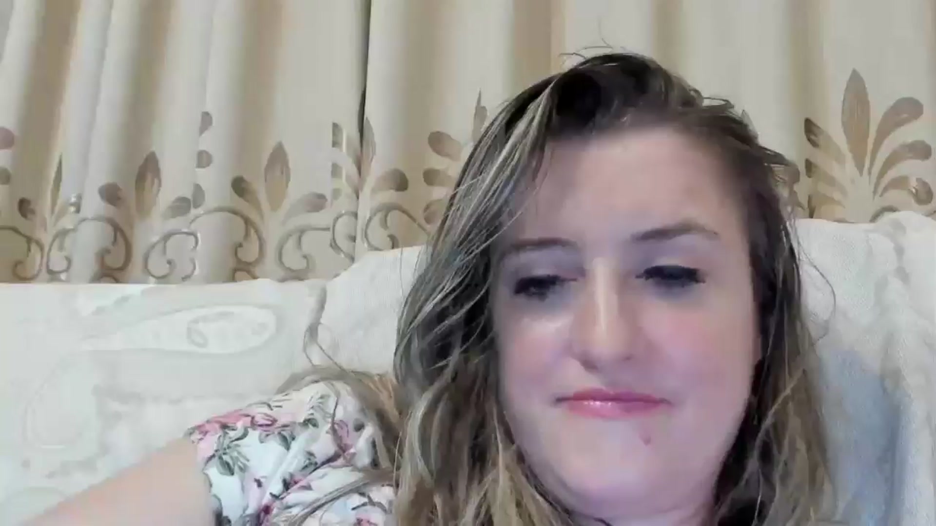 Gallery image thumbnail from BestDream's myfreecams stream on, 08/08/2024, 01:03 image 18 of 20