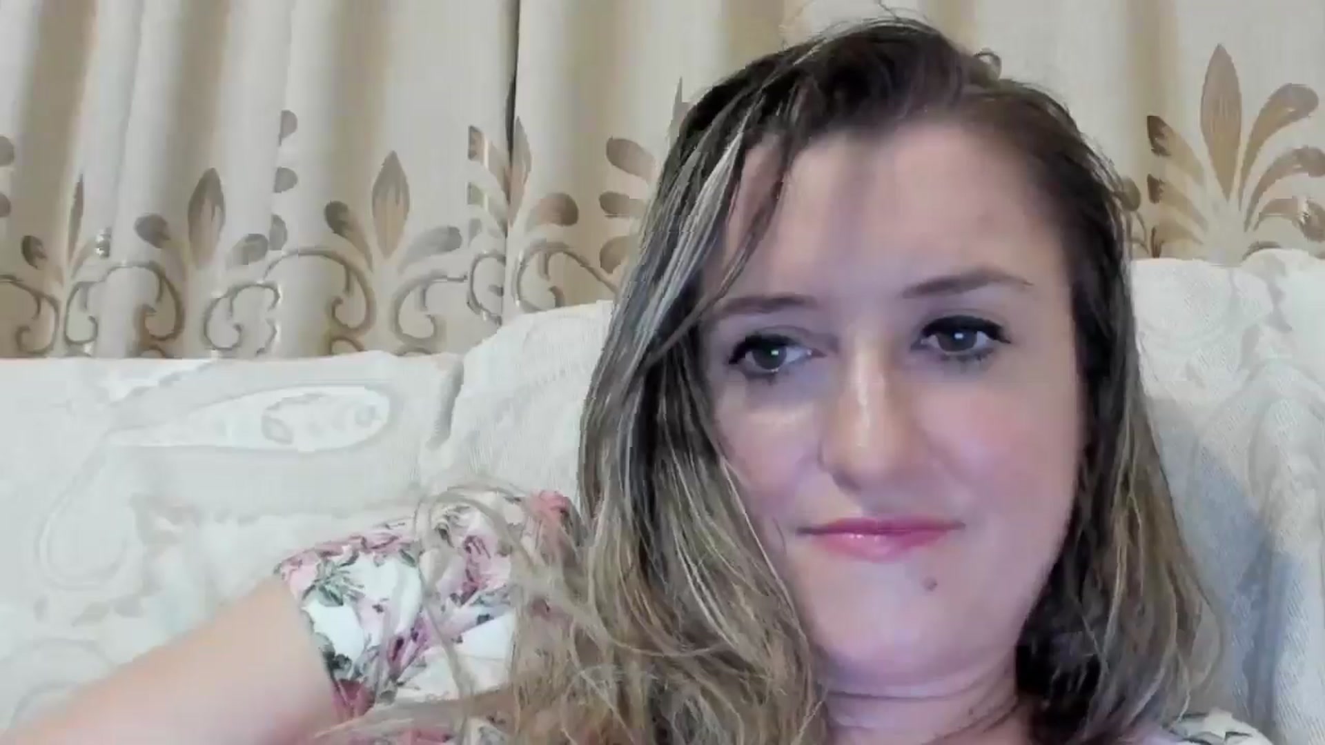 Gallery image thumbnail from BestDream's myfreecams stream on, 08/08/2024, 01:03 image 7 of 20