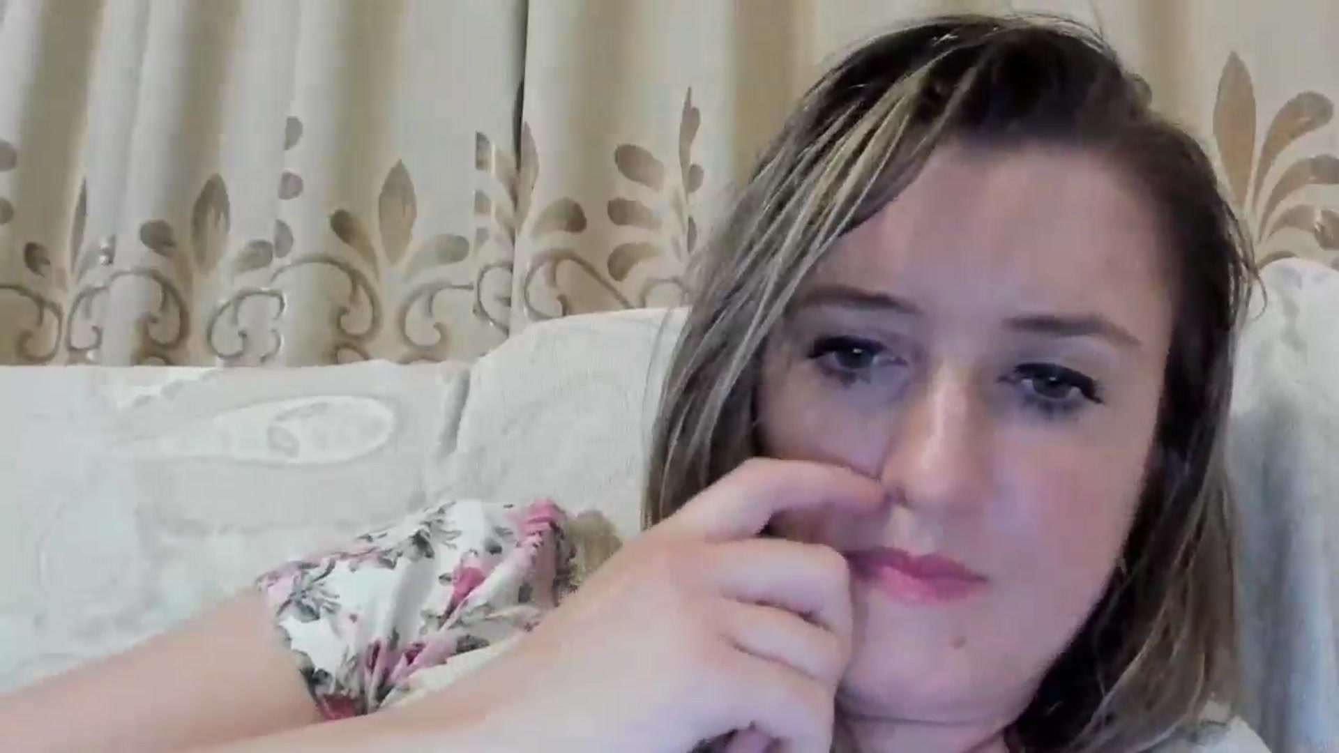 Gallery image thumbnail from BestDream's myfreecams stream on, 08/08/2024, 01:03 image 11 of 20