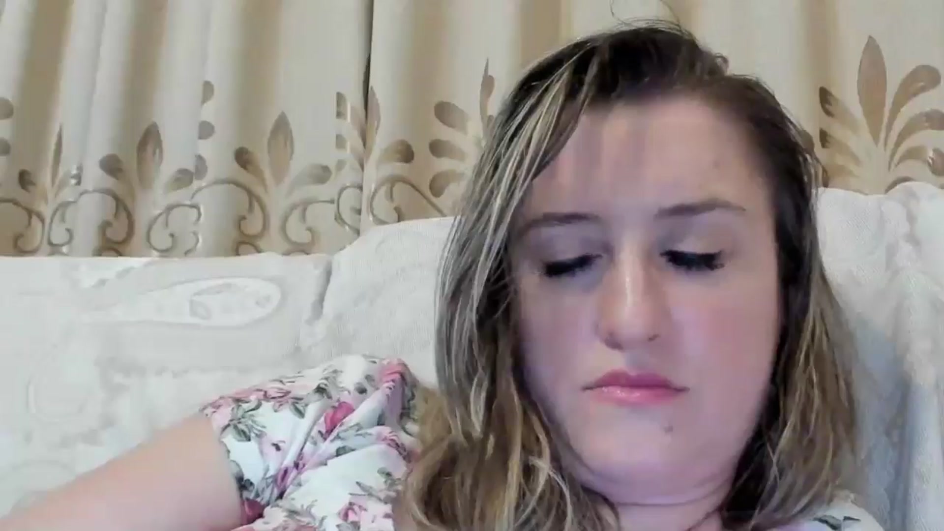 Gallery image thumbnail from BestDream's myfreecams stream on, 08/08/2024, 01:03 image 13 of 20