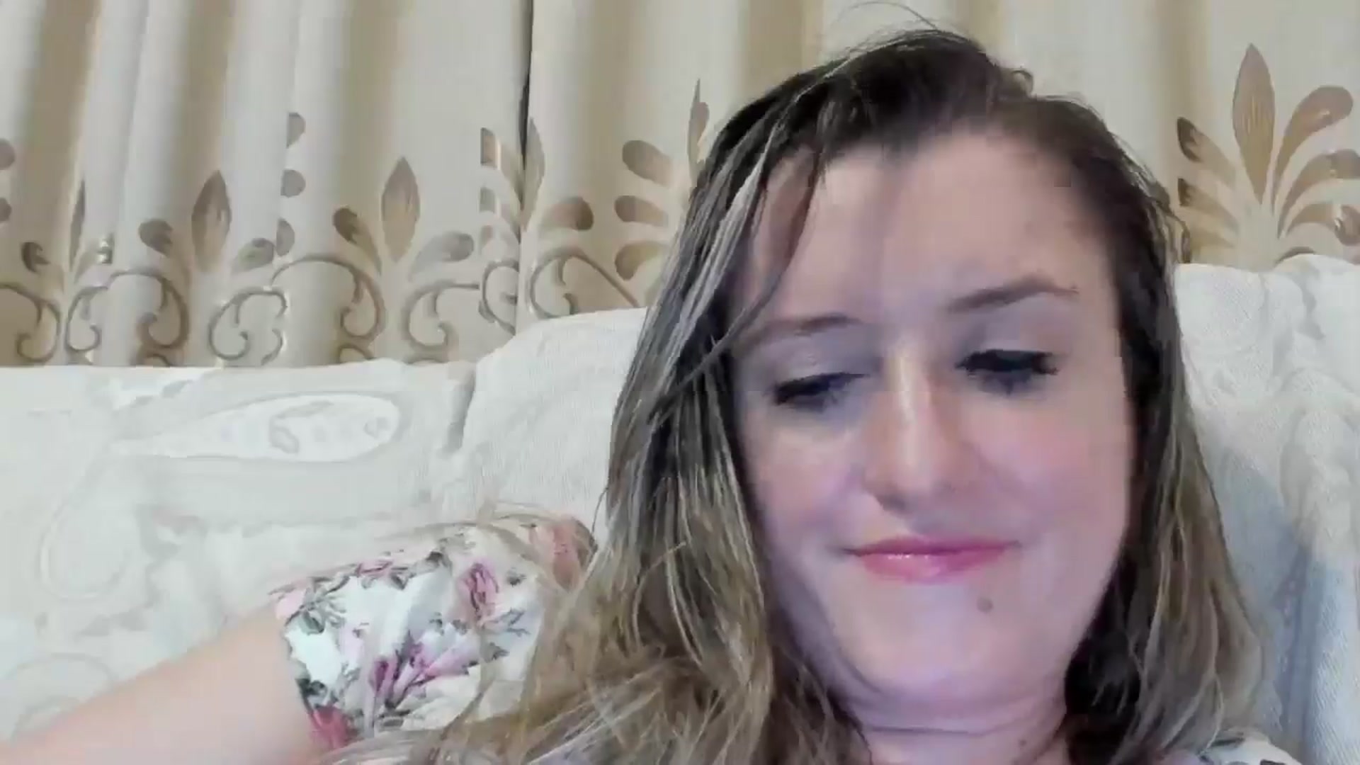 Gallery image thumbnail from BestDream's myfreecams stream on, 08/08/2024, 01:03 image 6 of 20