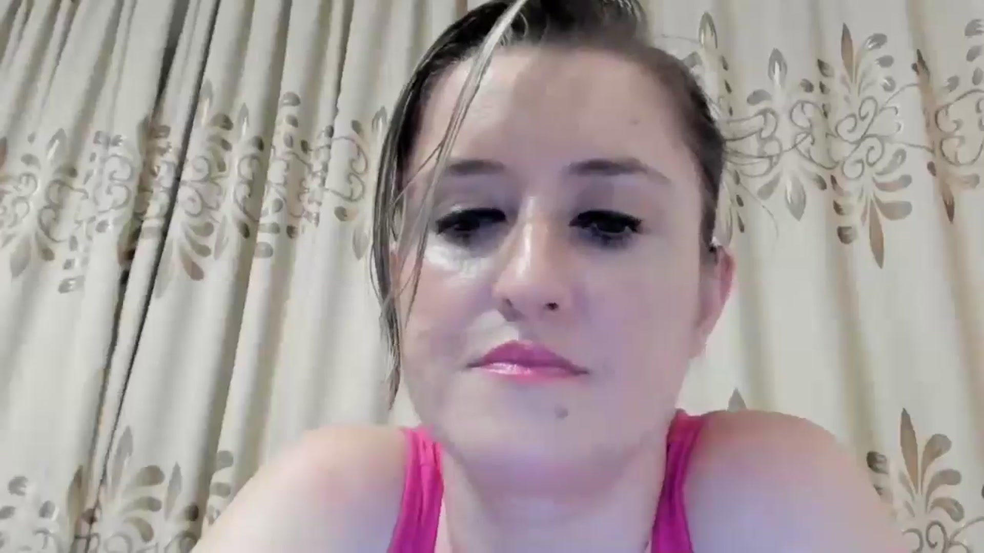 Gallery image thumbnail from BestDream's myfreecams stream on, 08/08/2024, 21:42 image 17 of 20